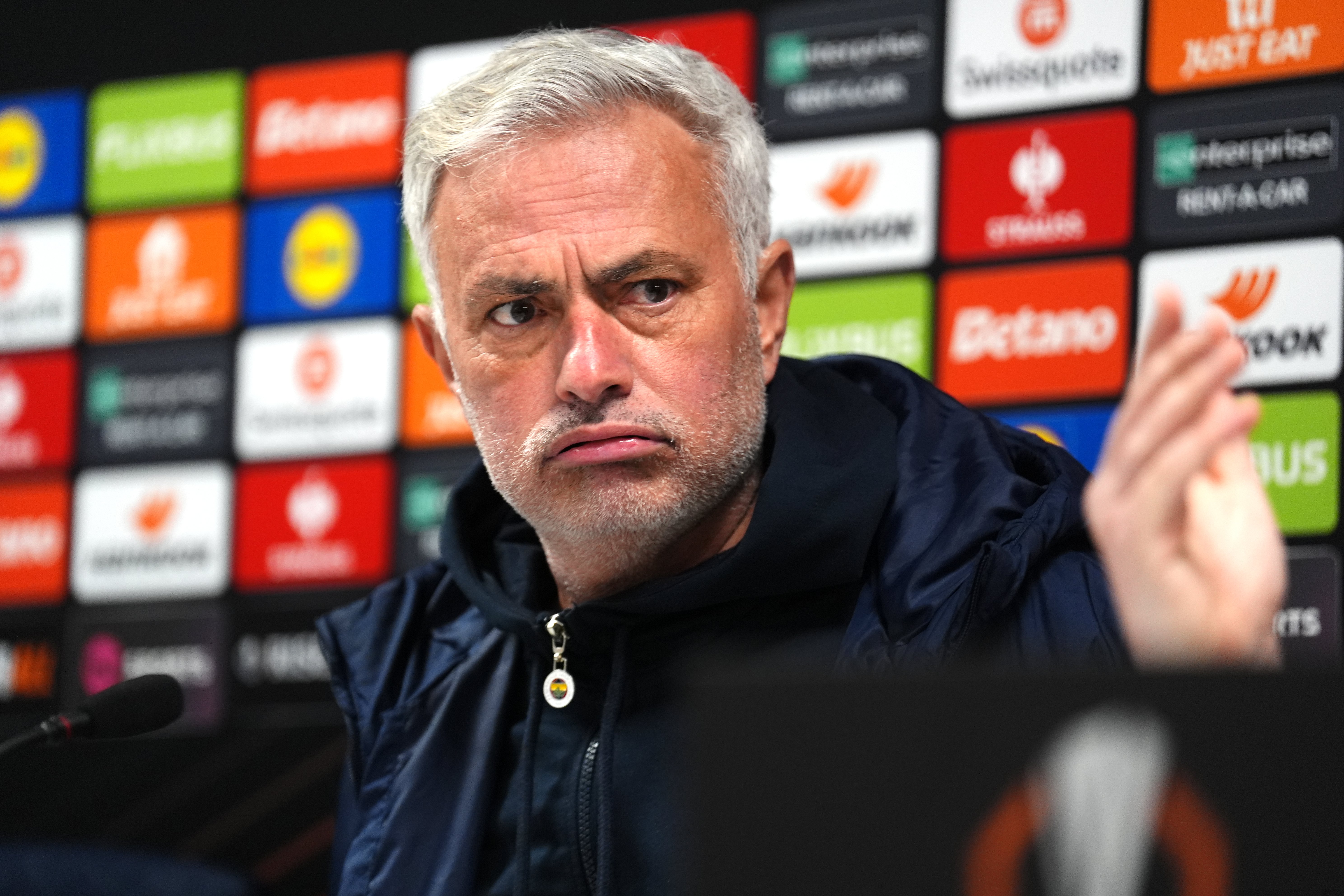 Mourinho, disperat să c&acirc;știge ceva după 3 ani: Fenerbahce, ofertă pentru fosta vedetă a Realului