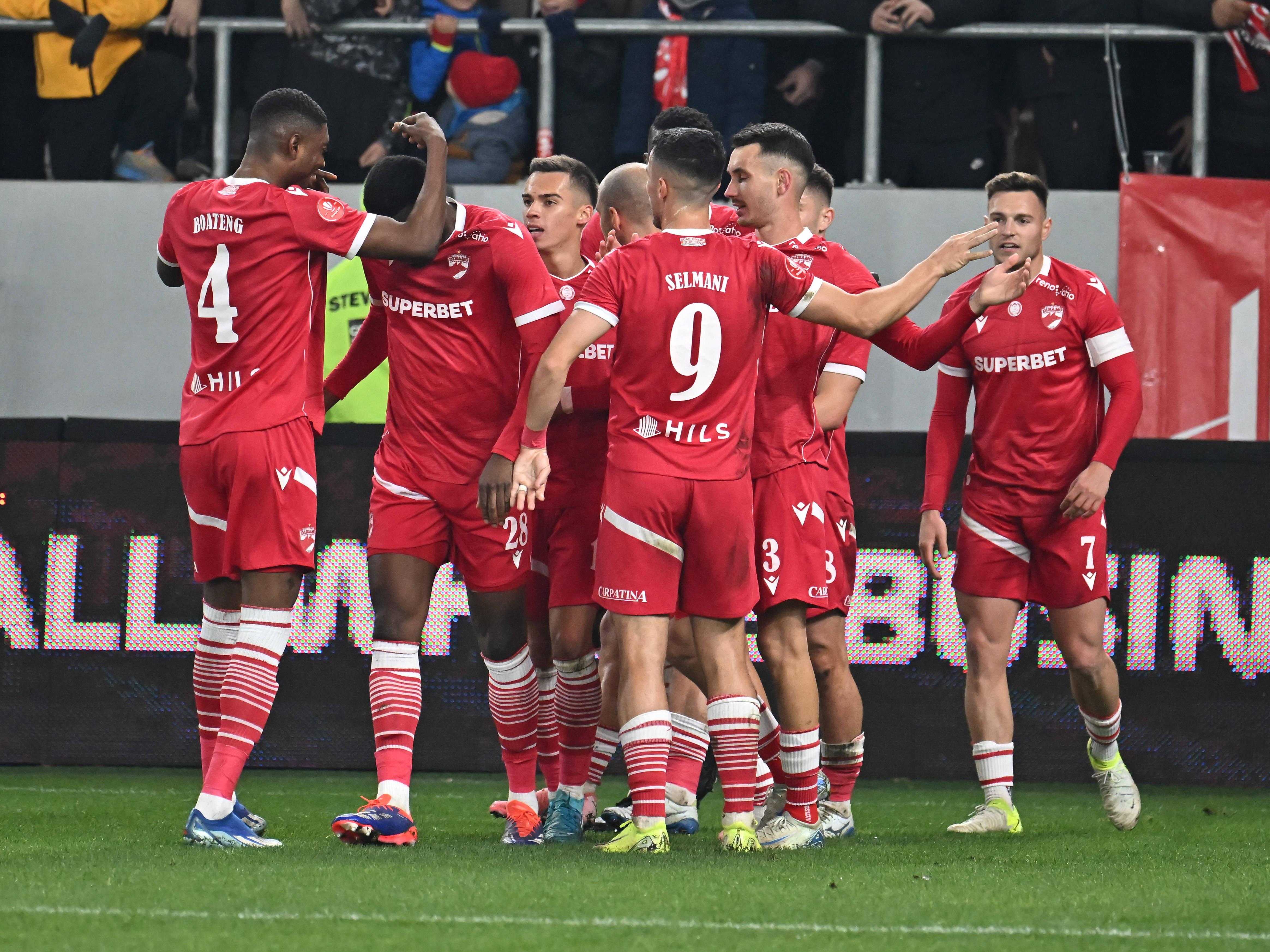 Doi fotbaliști de la Dinamo convocați astăzi la națională pentru meciurile din preliminariile Campionatului Mondial!