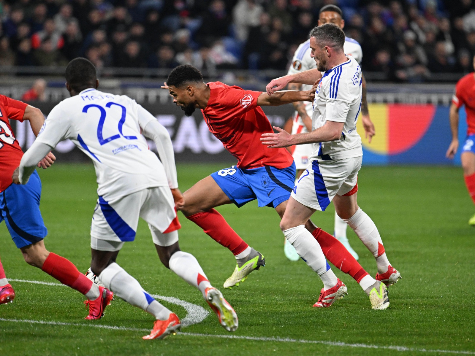 Lyon - FCSB 4-0: demonstrație de forță! Campioana Rom&acirc;niei, carne de tun pentru leii francezi