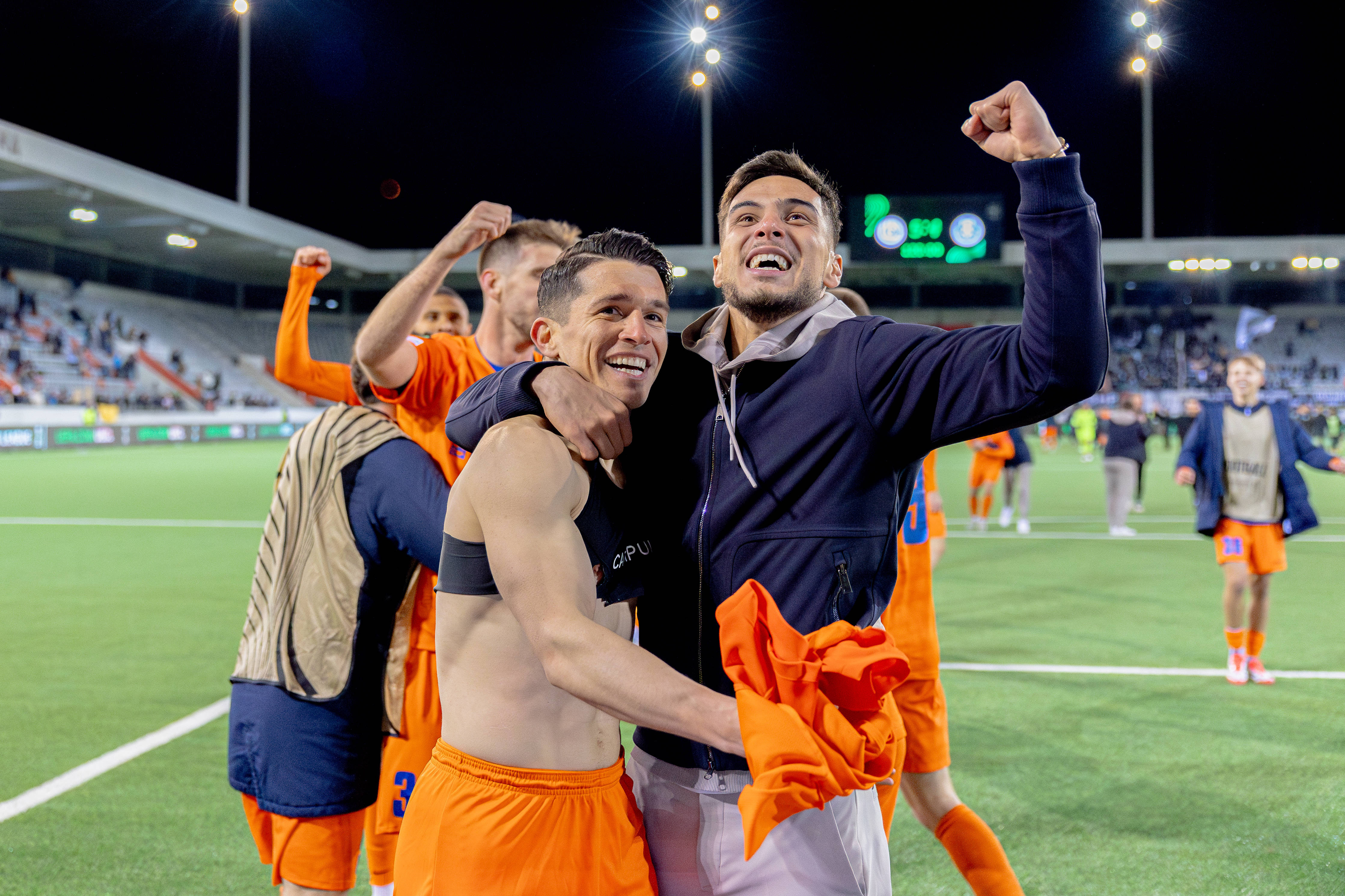 Cum arată sferturile din Conference League: un fotbalist rom&acirc;n continuă cursa pentru trofeu + marea favorită, arbitrată de Radu Petrescu!