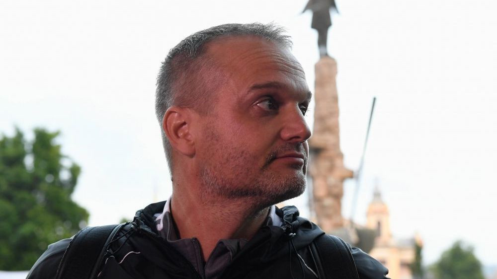 I-a pus contractul pe masă lui Erik Lincar, dar tehnicianul a spus NU