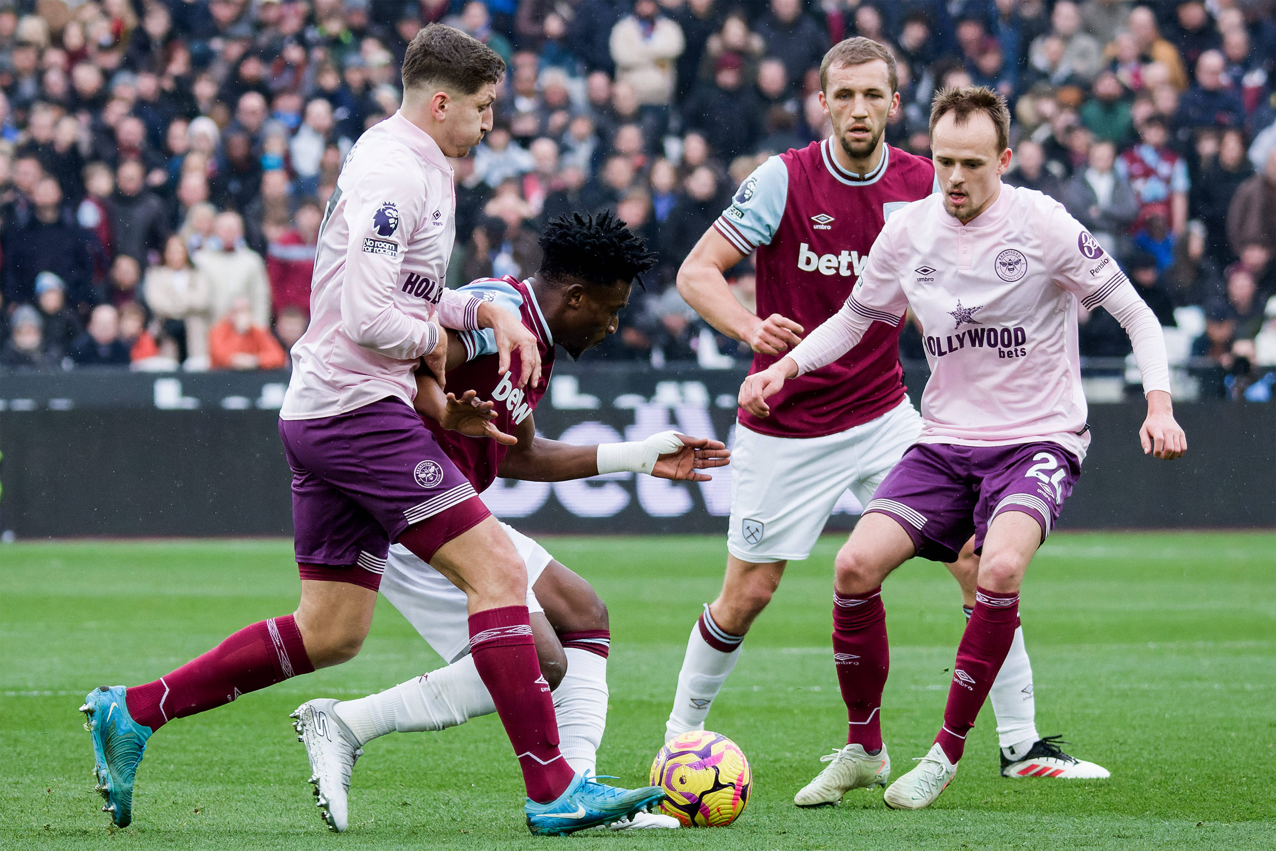 Ce lovitură! Bosniacii naturalizează un fotbalist din Premier League înainte de meciul cu România! A fost dorit de Hansi Flick