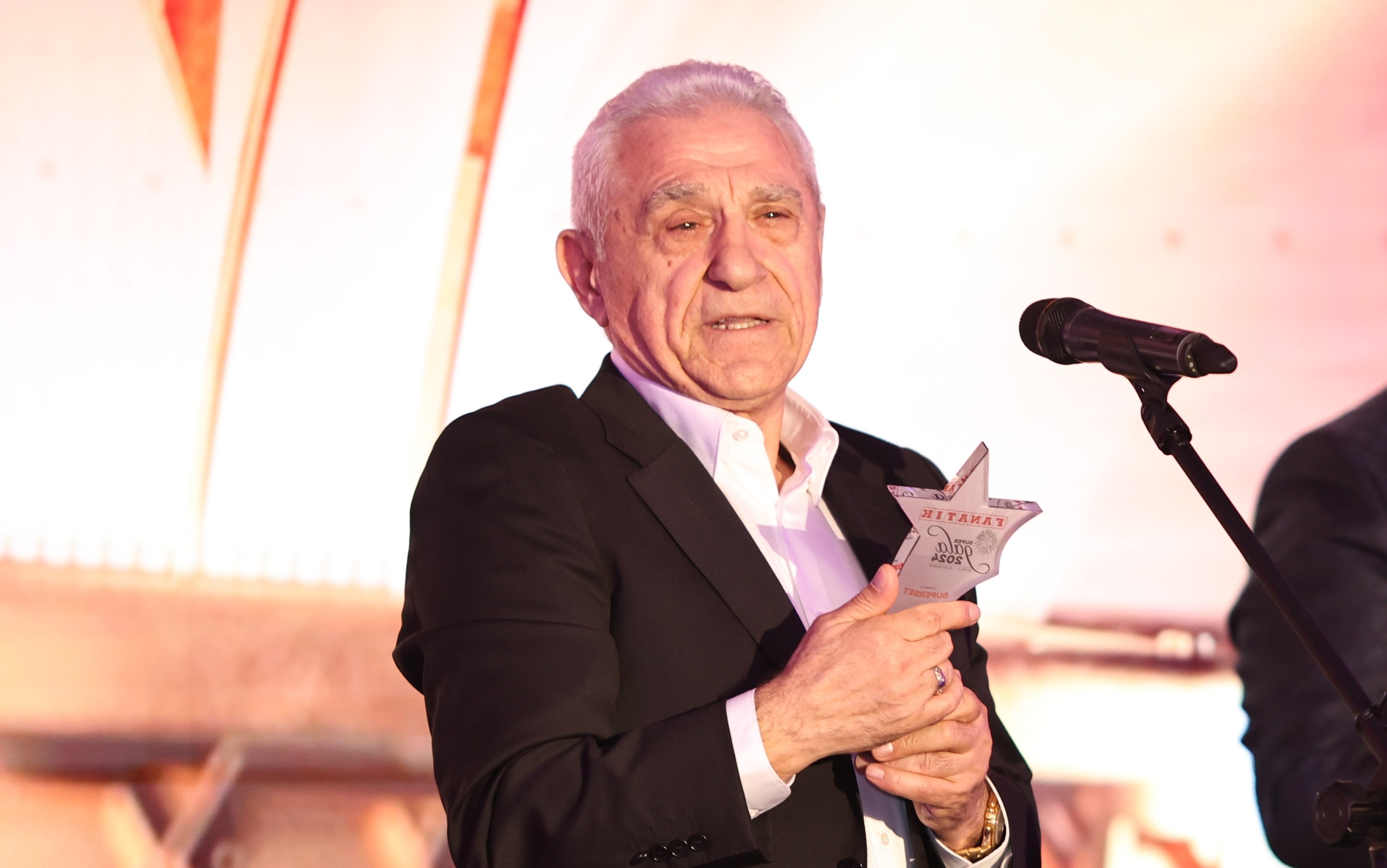 Ioan Becali &icirc;și cere jucătorul titular la națională: Nu merită și el? Măcar &icirc;n al doilea meci!
