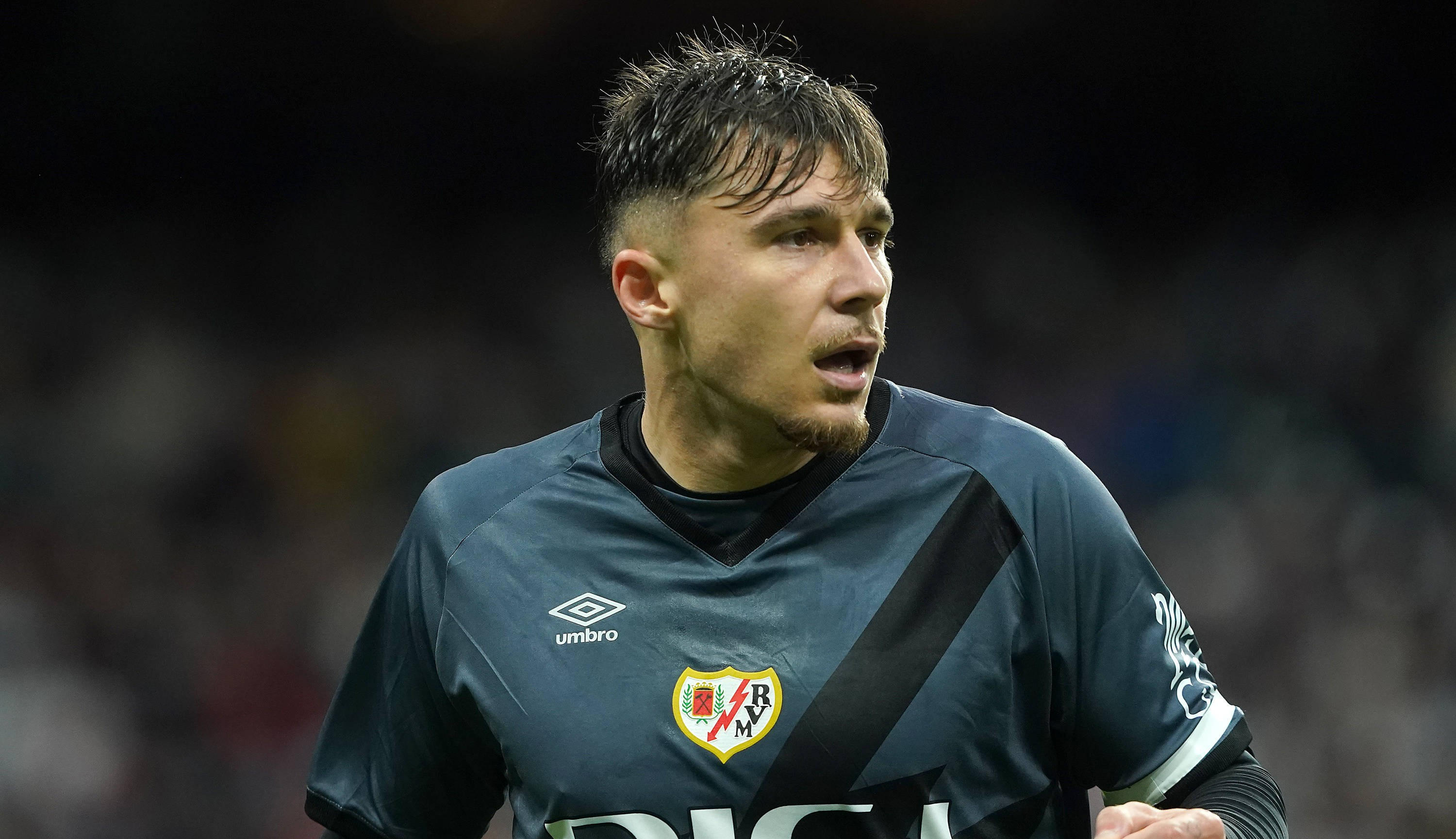 Andrei Rațiu nu este singurul fundaș dreapta de pe lista lui Deco. Cine e favorit să ajungă pe Camp Nou?