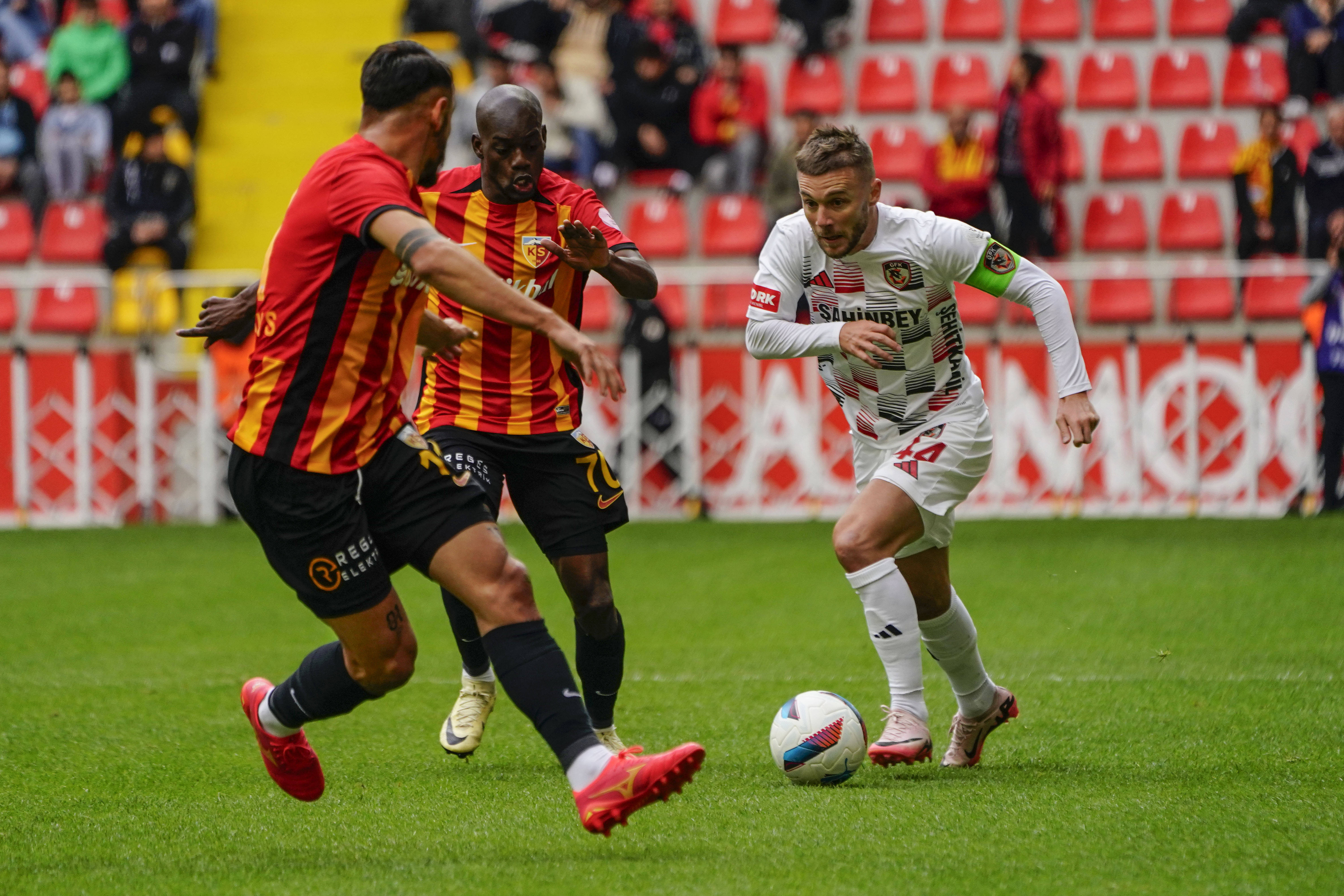 Maxim și Sorescu, de bază pentru Gaziantep: notele lor după un alt meci &icirc;n care au fost titulari