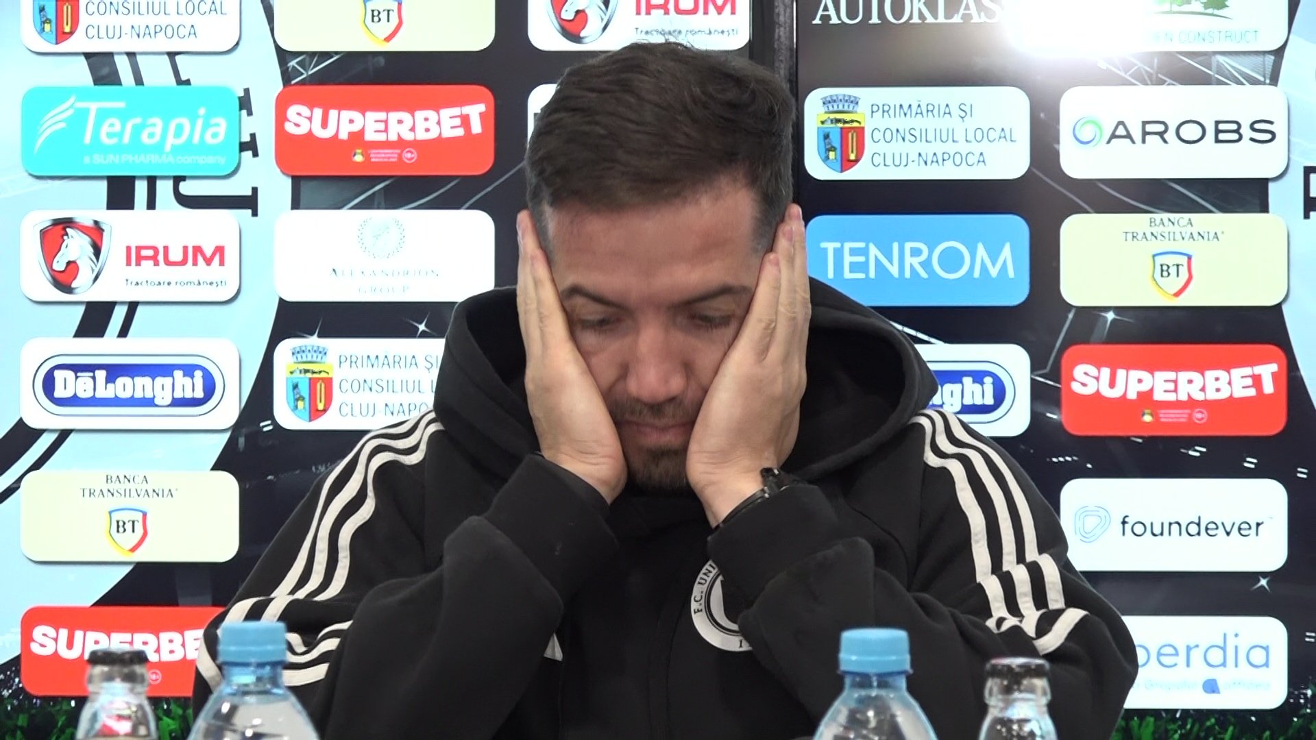 Alex Chipciu, exasperat după meciul Rom&acirc;niei: &Icirc;nnebuneam pe bancă! Marea diferență sesizată &icirc;ntre Iordănescu și Lucescu