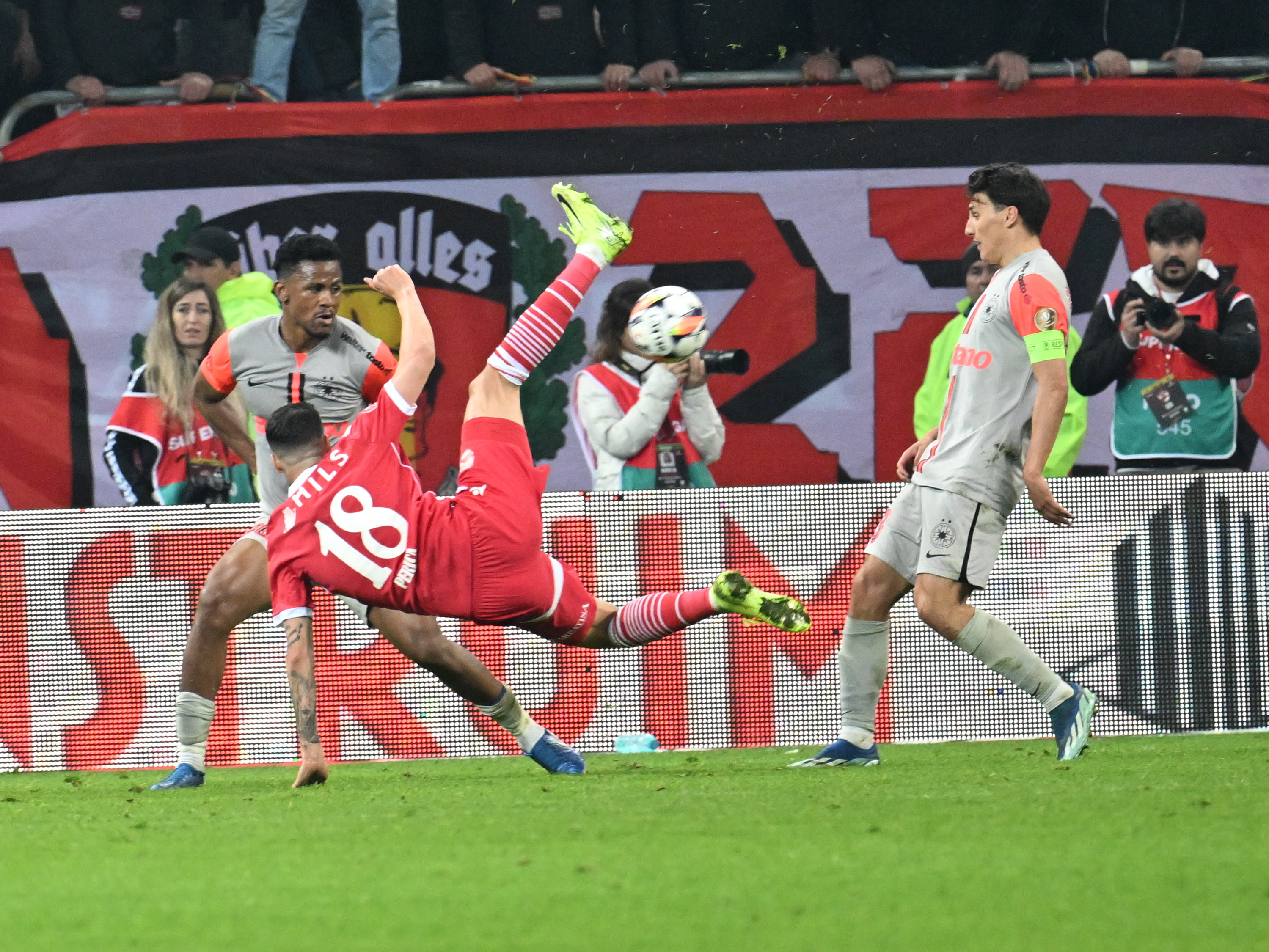 De ce a ratat Stipe Perica o ocazie monumentală &icirc;n derby-ul cu FCSB. Atacantul lui Dinamo, explicație pas cu pas