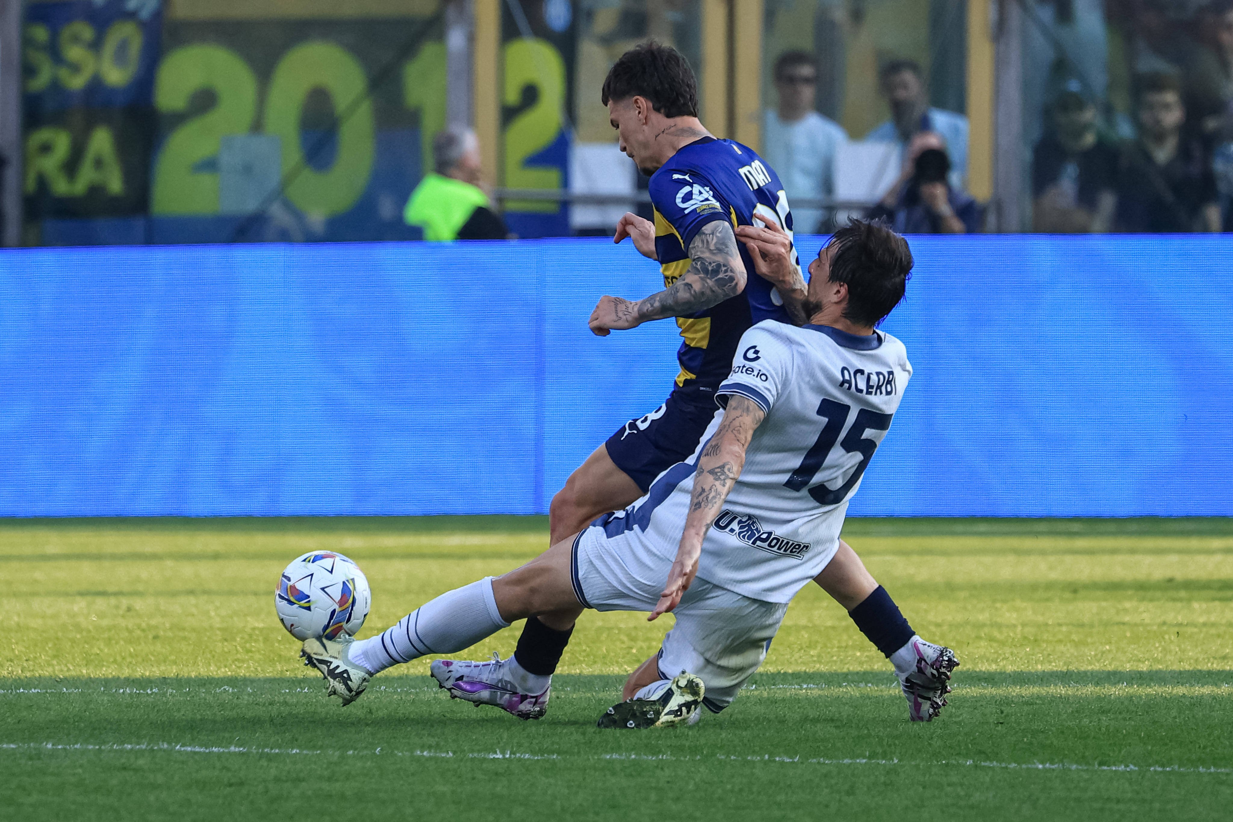 Italienii l-au &rdquo;judecat&rdquo; pe Dennis Man, scos la pauză &icirc;n Parma - Inter 2-2: &rdquo;Lucruri pe care nu ai voie să le faci&rdquo;