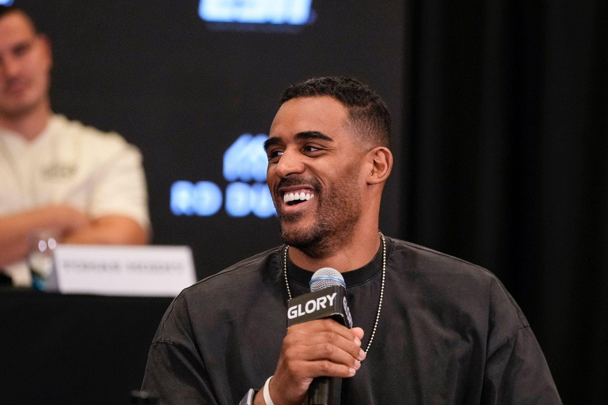 Cea mai frumoasă reacție după &icirc;nfr&acirc;ngerea lui Benny Adegbuyi &icirc;n Glory 99