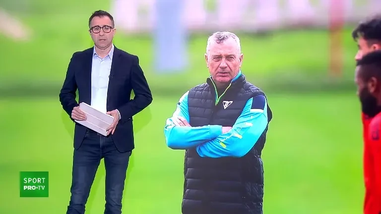 Mircea Rednic, cu ouă și făină &icirc;n cap de ziua lui. Așa l-au sărbătorit jucătorii de la UTA