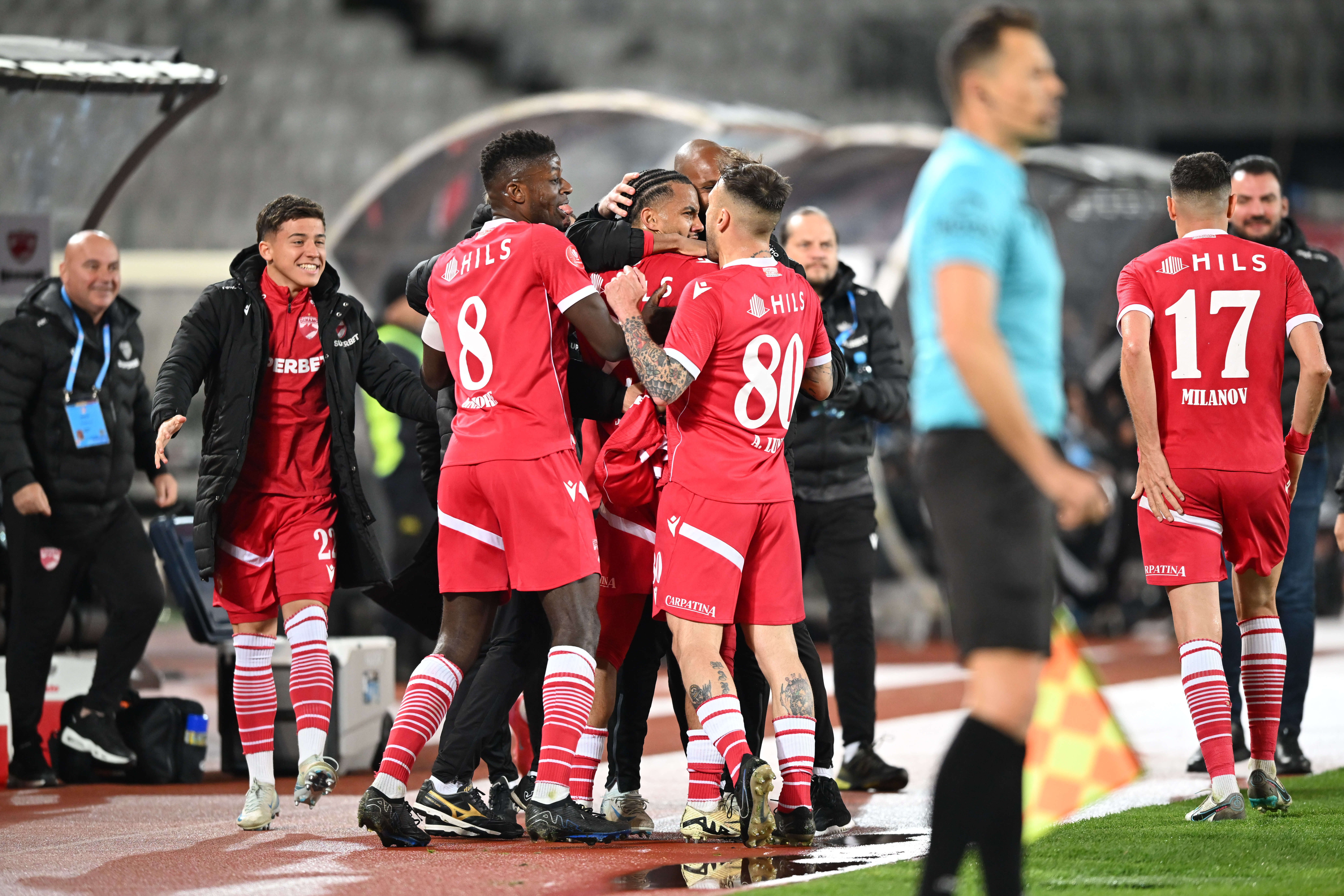 Fc universitatea cluj dinamo bucuresti superliga superbet play off 12042025 1