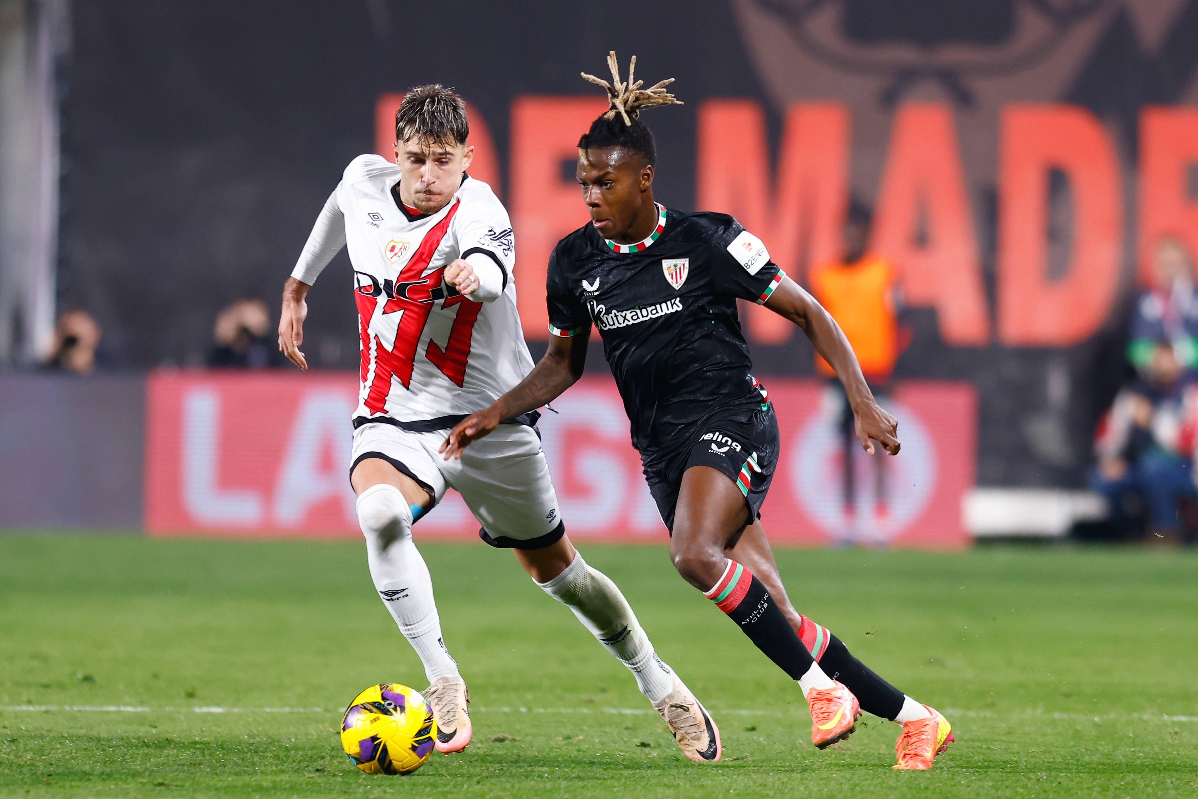 Andrei Rațiu, cel mai slab de pe teren! Rayo Vallecano a condus cu 1-0, dar după o oră au &icirc;nceput să curgă golurile lui Bilbao