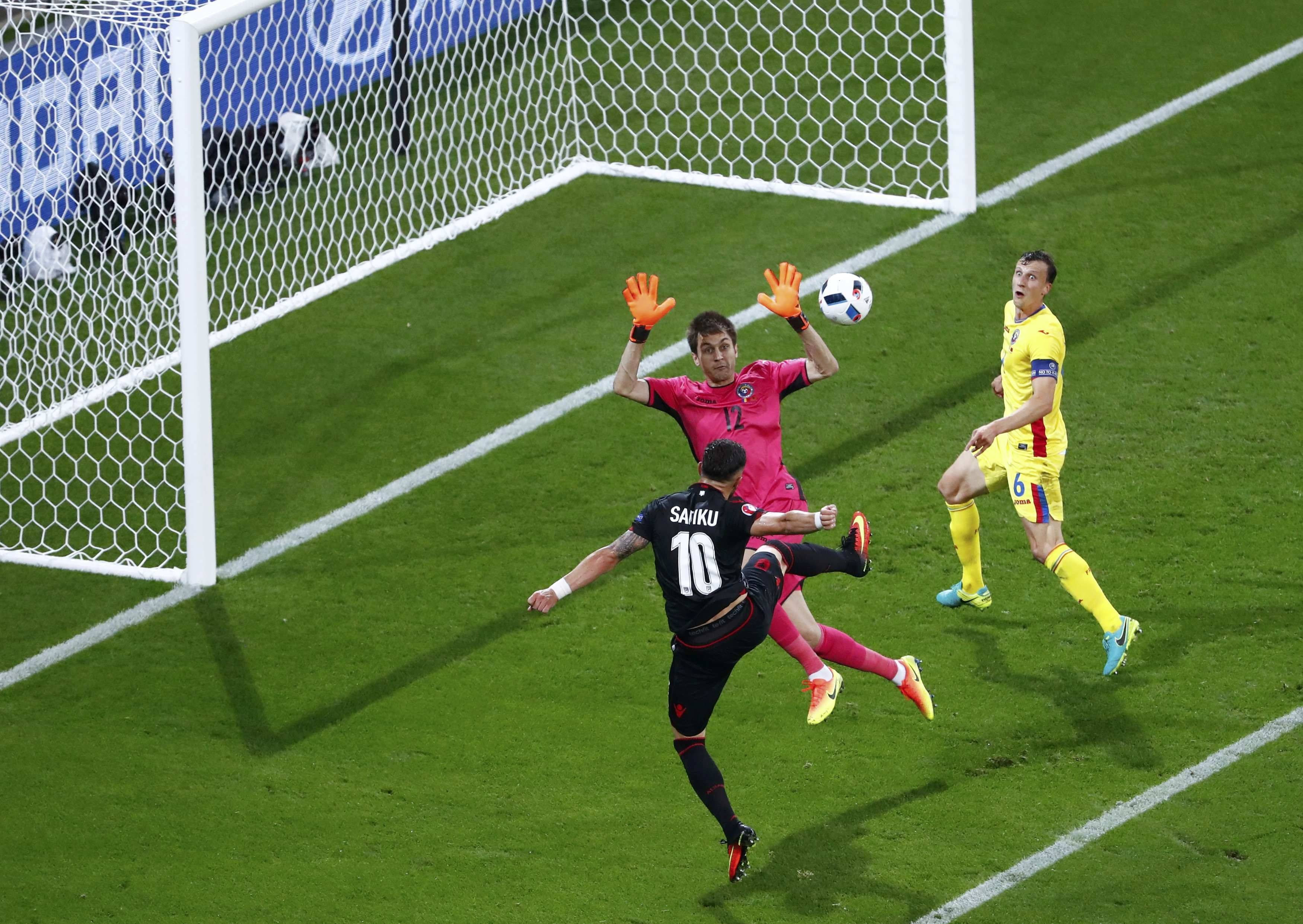 Atacantul care ne-a eliminat de la EURO, OUT de la echipă după ce a jucat prin Bolivia sau India!