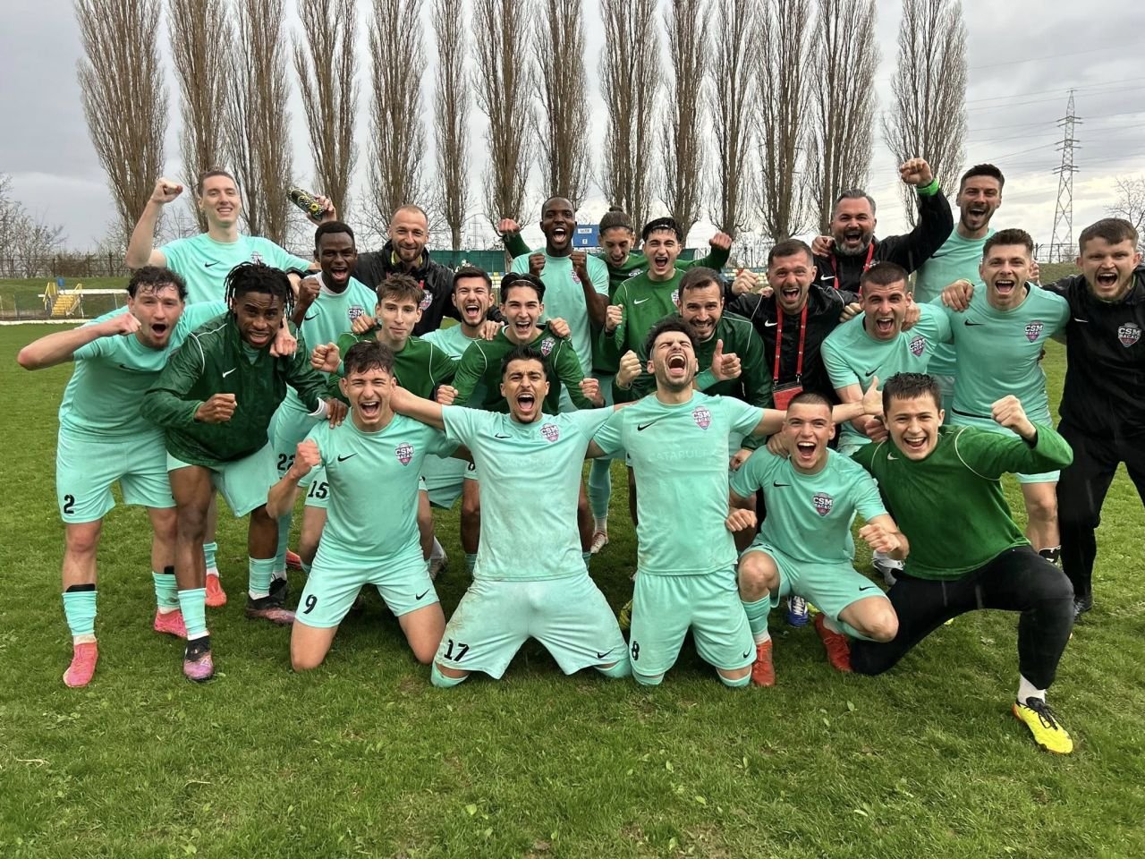 Strigătul de ajutor al unui club de primă ligă din Rom&acirc;nia: Primarul vrea să desființeze tot! . Fotbaliștii, fără bani de m&acirc;ncare!