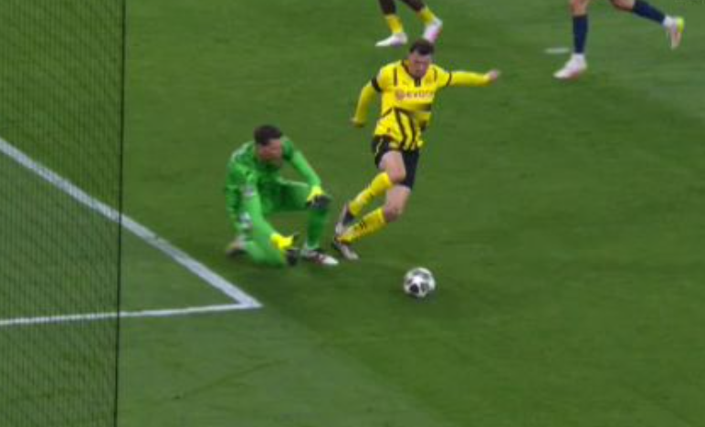 Borna negativă atinsă de Wojciech Szczesny &icirc;n Dortmund &ndash; Barcelona! Polonezul intră &icirc;ntr-un top rușinos all-time &icirc;n UCL