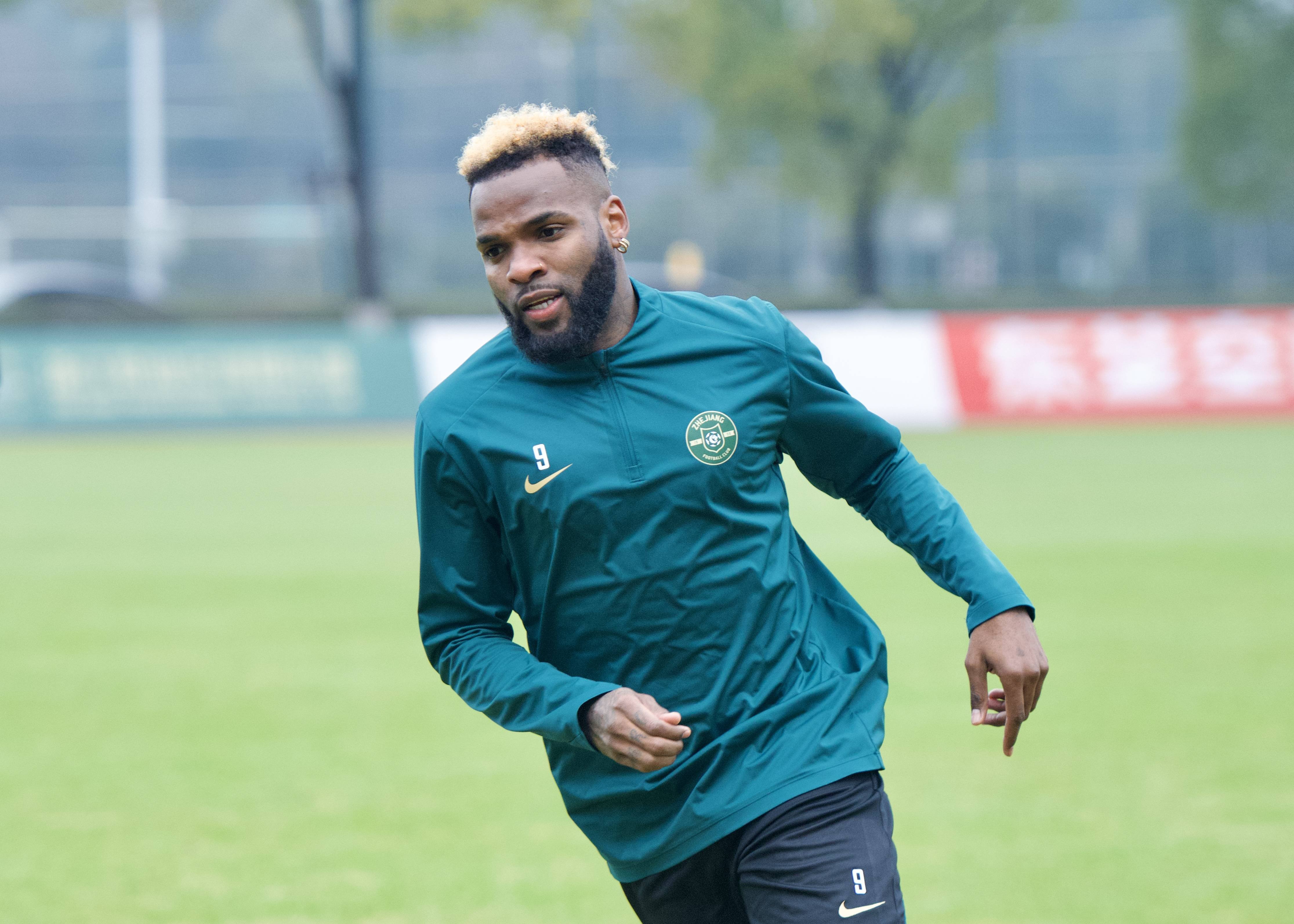 Gestul făcut de la Zhejiang FC pentru Aaron Boupendza! Imaginile au apărut pe rețelele de socializare