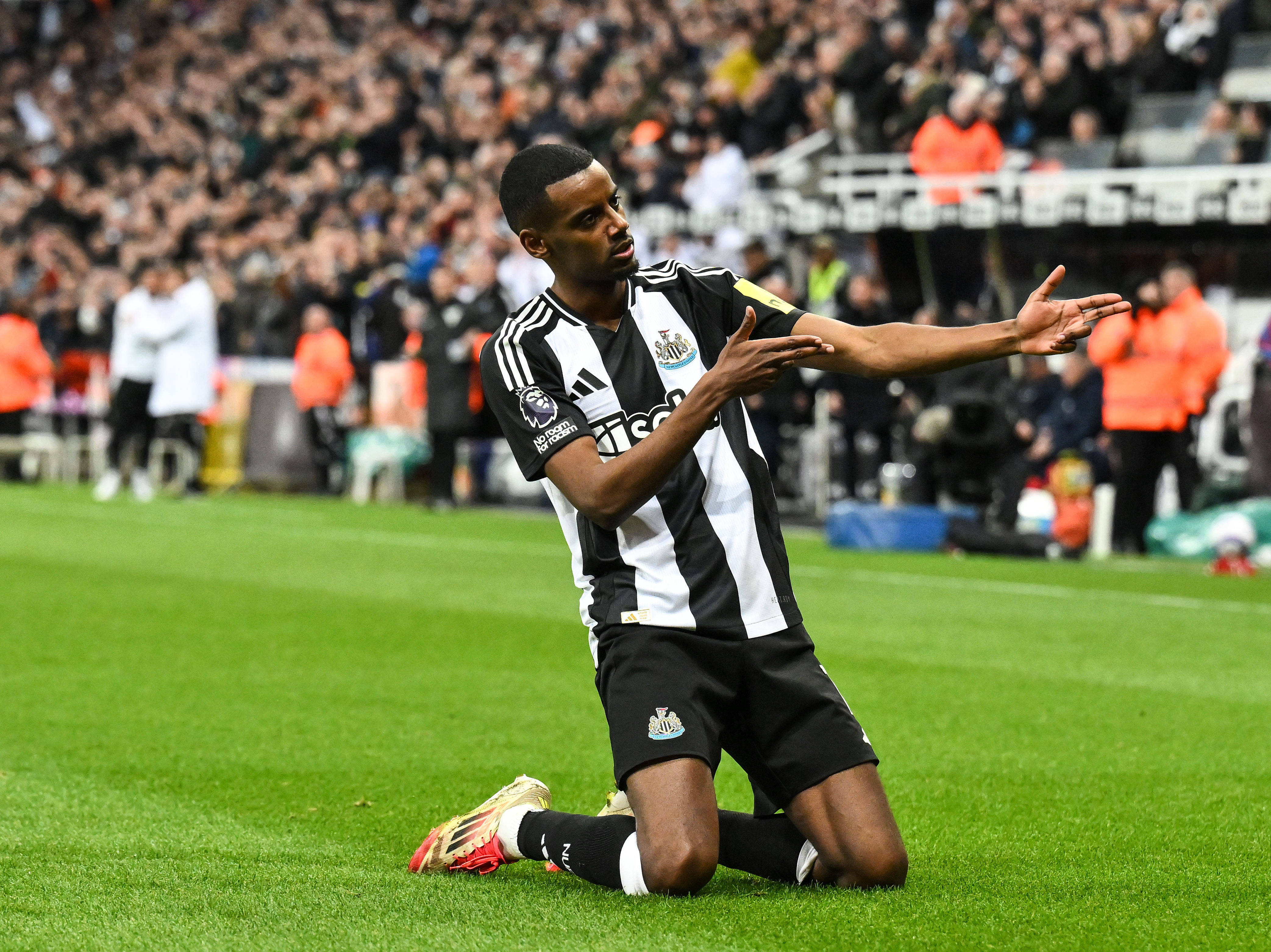 5-0 fără antrenor &icirc;n ultima etapă, 5 victorii consecutive și hop pe podium &icirc;n Premier League!