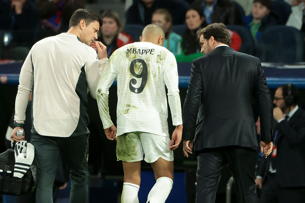 După eliminarea din Champions League, Real Madrid a mai primit o lovitură &icirc;naintea finalei din Cupa Spaniei, cu FC Barcelona