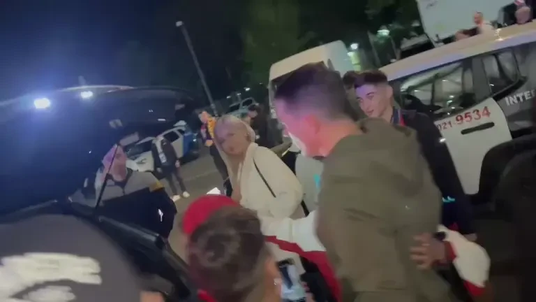 Istvan Kovacs, poze și autografe pentru fanii lui FCSB după meciul cu CFR Cluj