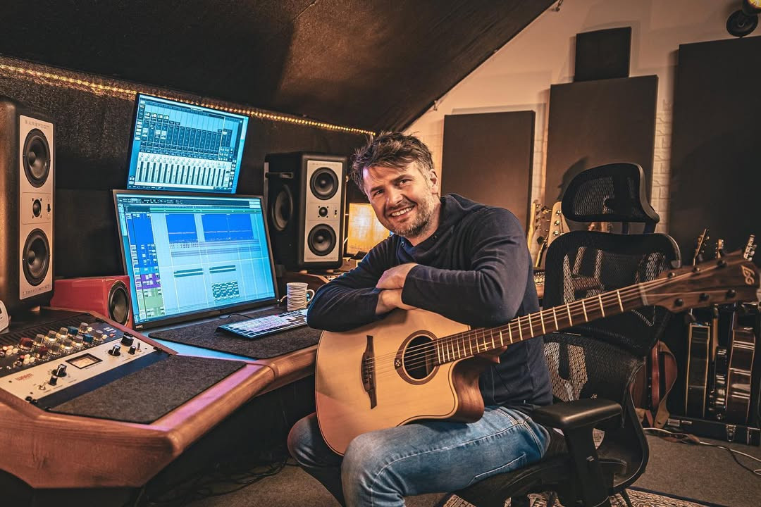 A fost coleg cu Ribery, Robben și Muller la Bayern Munchen, iar acum este star rock!