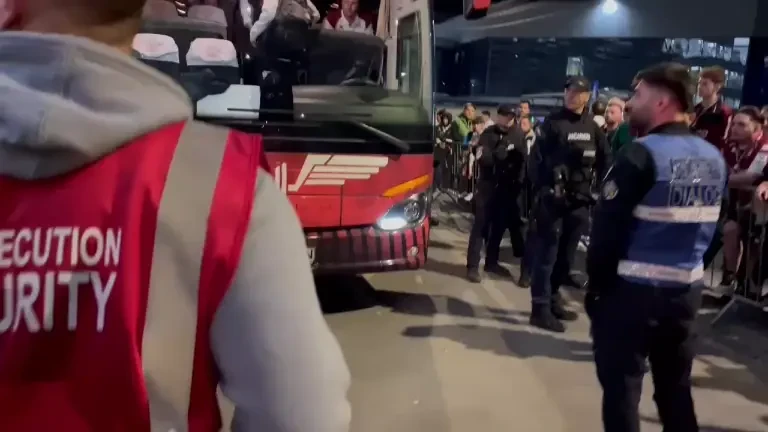 Șumudică și-a anunțat demisia &icirc;n fața fanilor lui Rapid (23.04.2025)