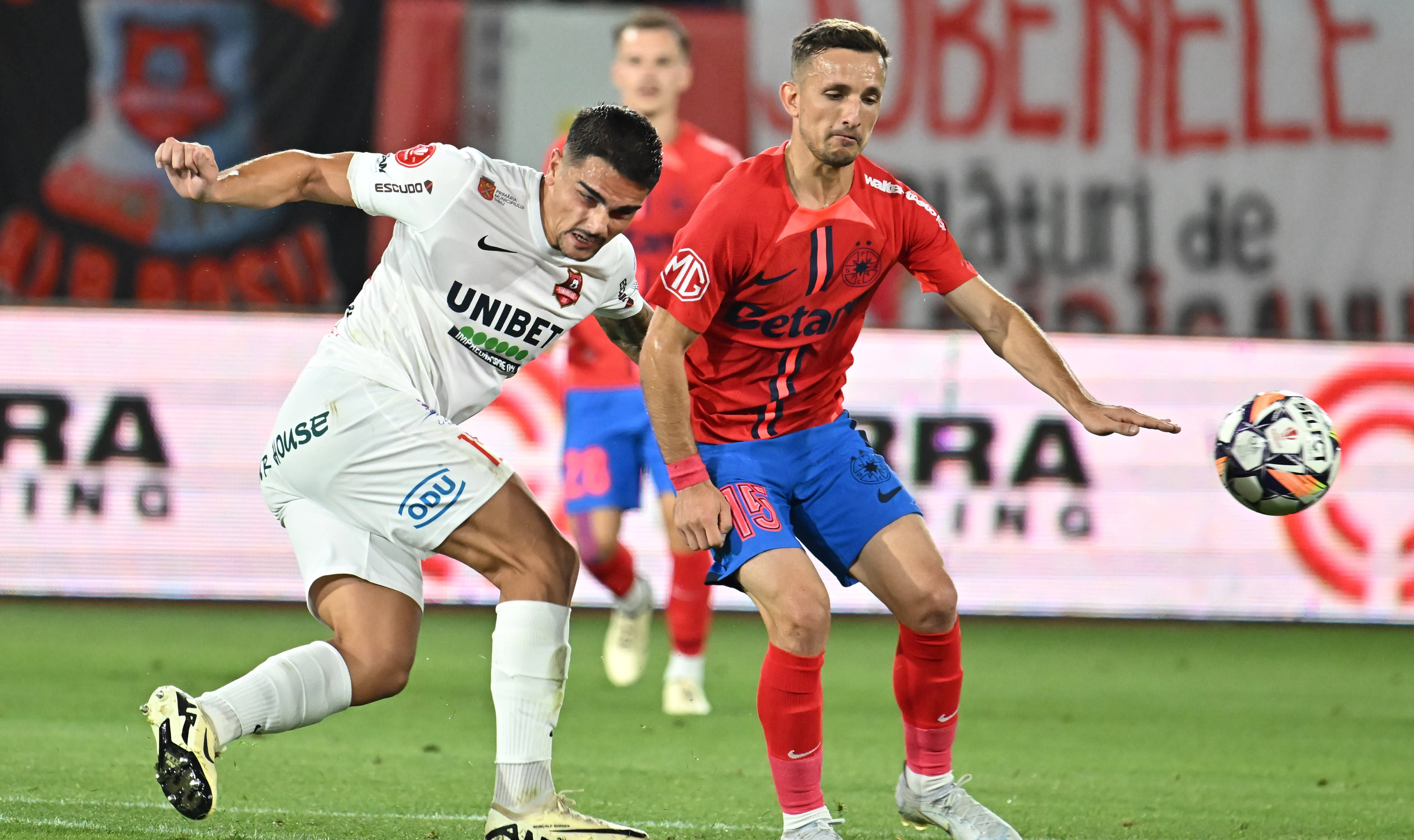 &rdquo;Rapid sau Craiova, pe cine alegi?&rdquo; &rdquo;Călăul&rdquo; giuleștenilor a răspuns sincer: &rdquo;Asta e șmecheria!&rdquo;