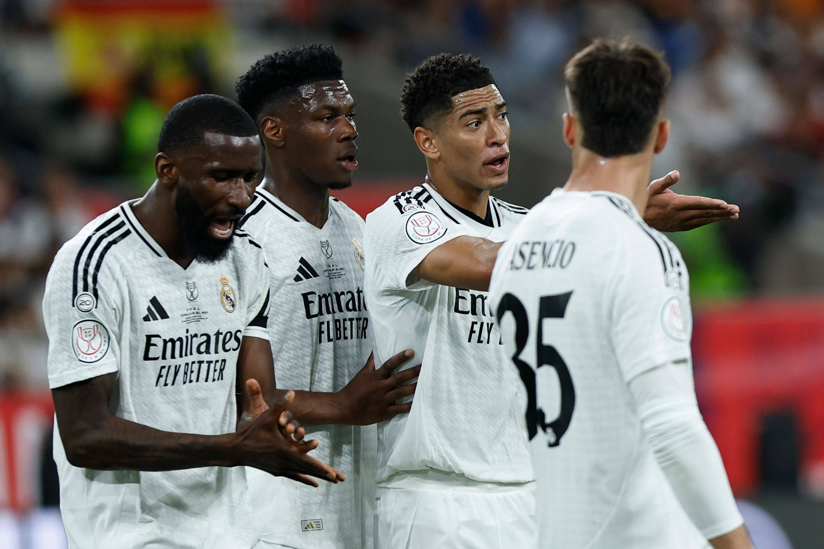 Urmează suspendări uriașe pentru jucătorii Realului: spaniolii au aflat ce a scris arbitrul &icirc;n raportul său