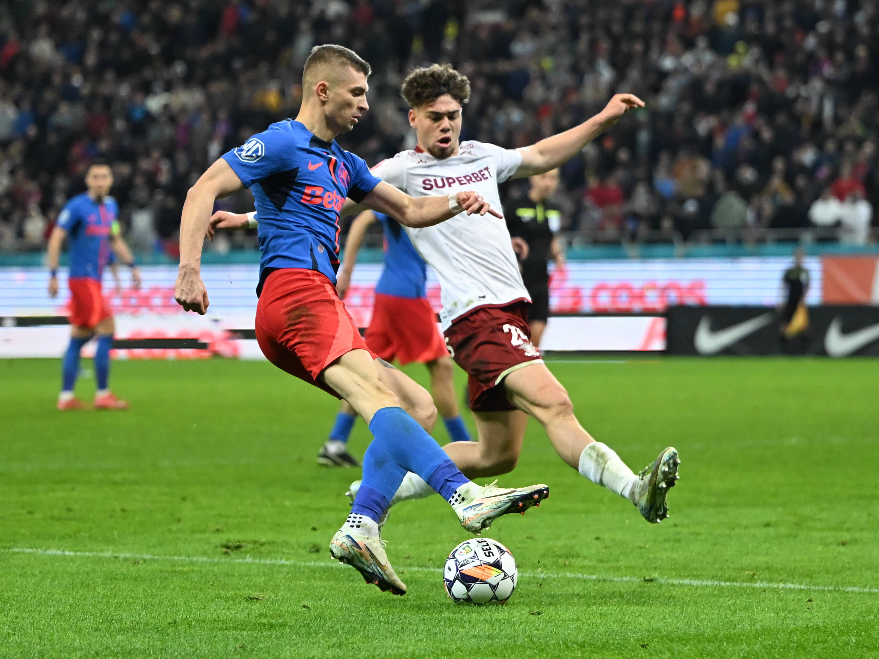 Echipele de start la Rapid &ndash; FCSB! Șumudică schimbă sistemul + Singura surpriză pregătită de Becali