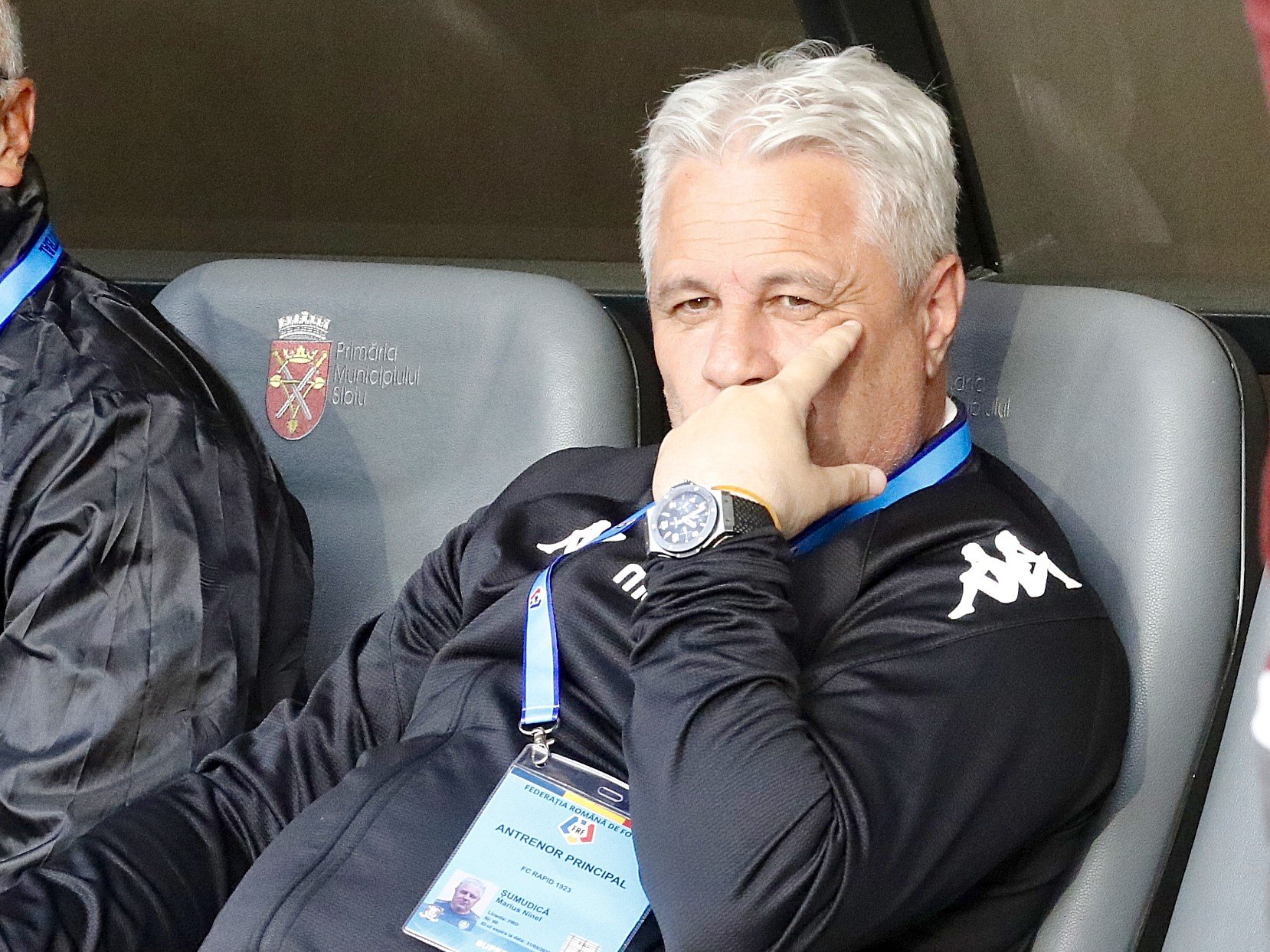 Marius Șumudică &icirc;l &icirc;nțeapă pe Victor Angelescu: &rdquo;Se contrazice singur! Nu mai vorbesc cu el&rdquo; + &rdquo;Trebuia să fie &icirc;n vestiar astăzi, cum a fost domnul Șucu&rdquo;