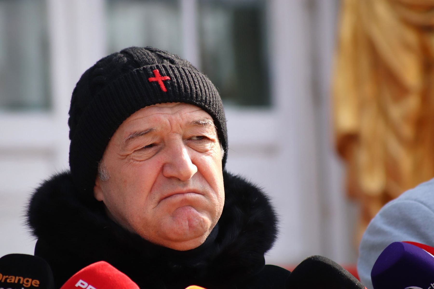 Gigi Becali &icirc;i dă replica lui C&acirc;rțu &icirc;n războiul pentru Mitriță: Nu mă interesează ce spune el!