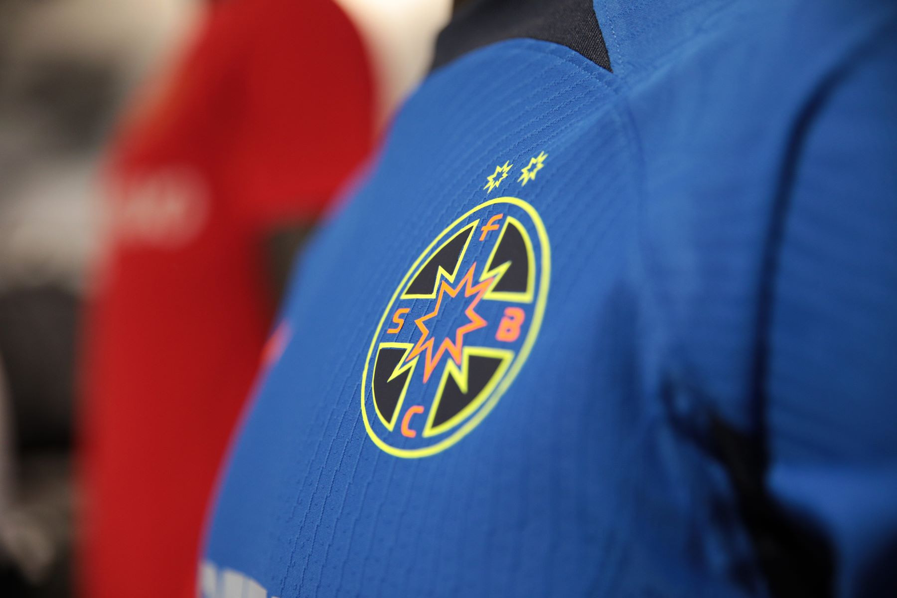 E morală donația directă a FCSB către un partid politic aflat la guvernare?