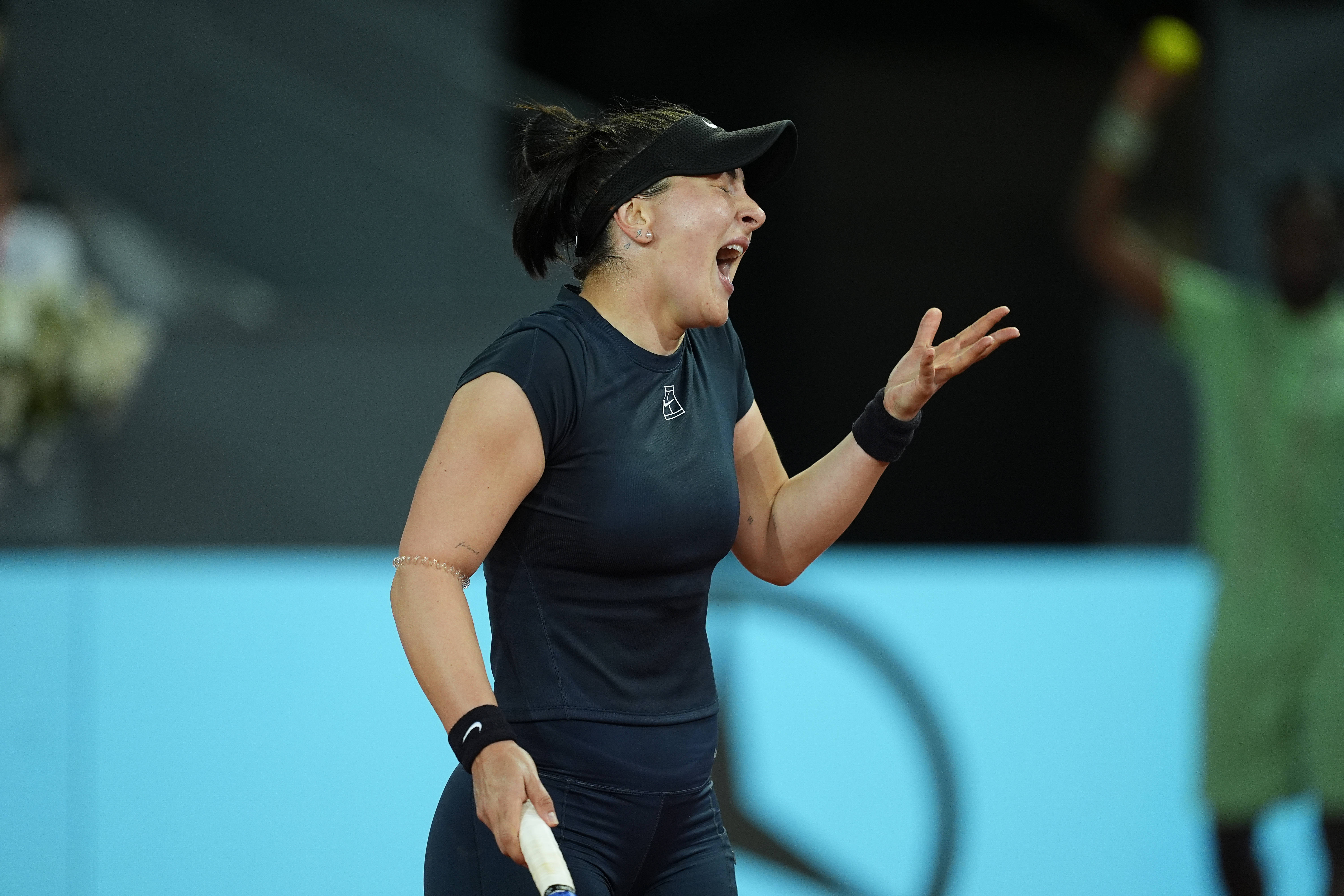 &bdquo;&Icirc;ți bați joc de mine?&rdquo; Bianca Andreescu &bdquo;s-a rupt&rdquo; &icirc;ncă o dată și a luat o decizie majoră: cariera sa, &icirc;ntr-un moment de răscruce