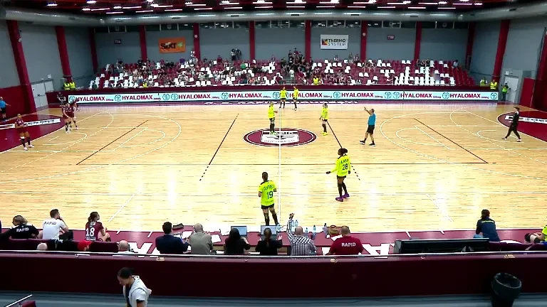 Rapid - Corona Brașov (prima repriză). Meciul a fost LIVE pe Pro Arena și VOYO (3 mai 2025)