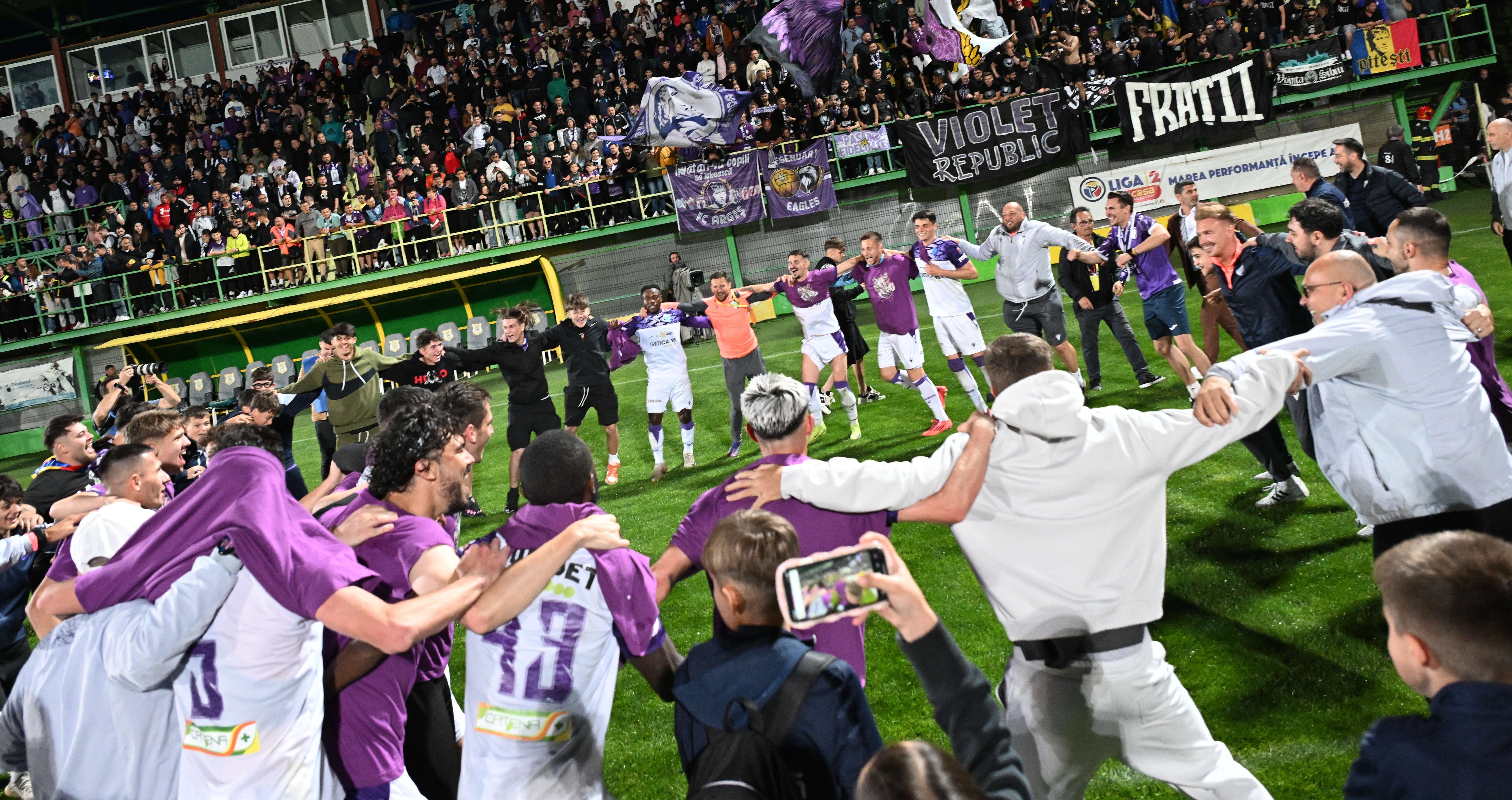 Ce prime vor &icirc;ncasa jucătorii lui FC Argeș după revenirea &icirc;n Superliga Rom&acirc;niei