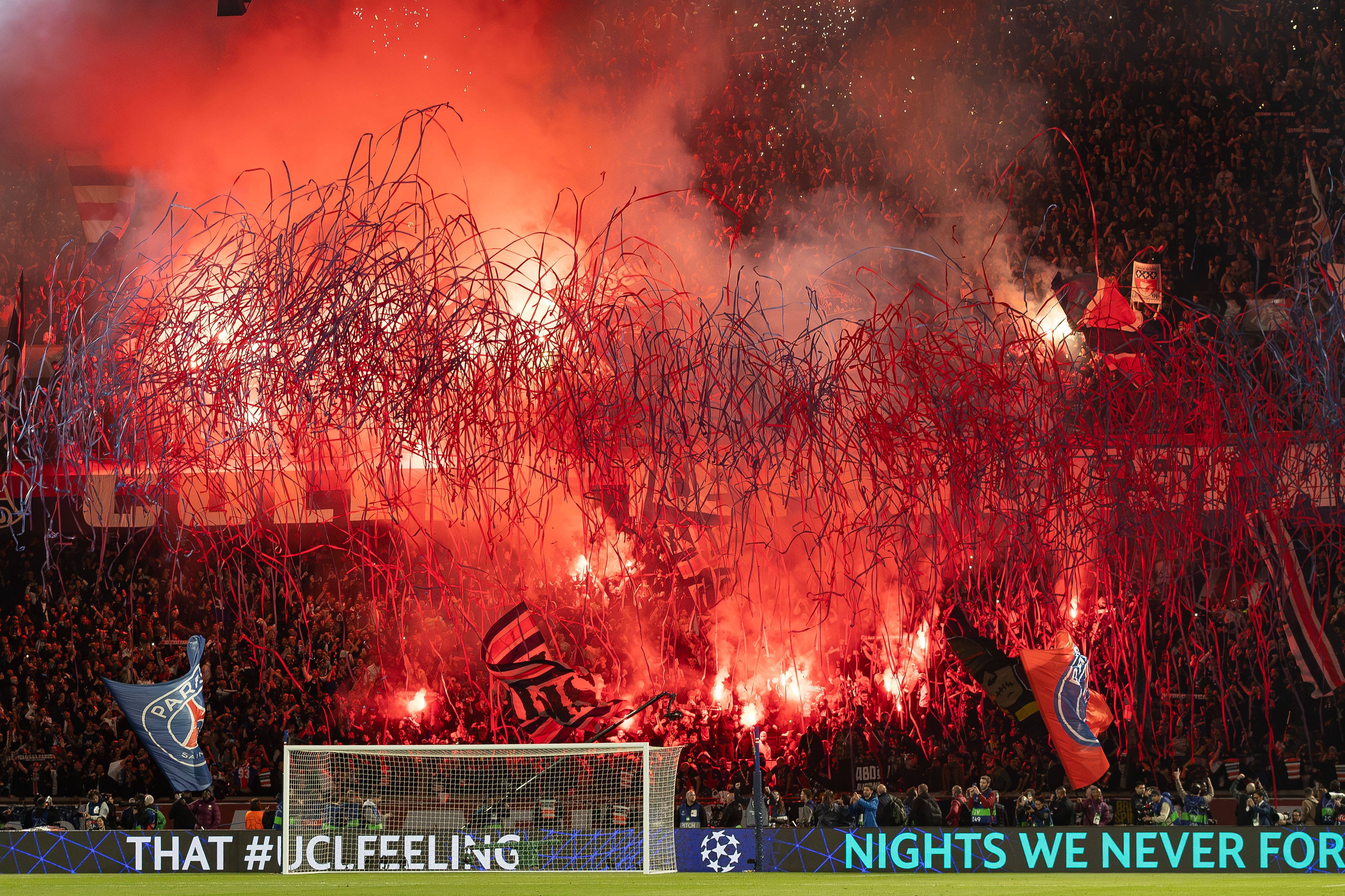 Nebunie la Paris! Jucătorii lui PSG au &icirc;nceput petrecerea pe teren după calificarea &icirc;n finala Champions League