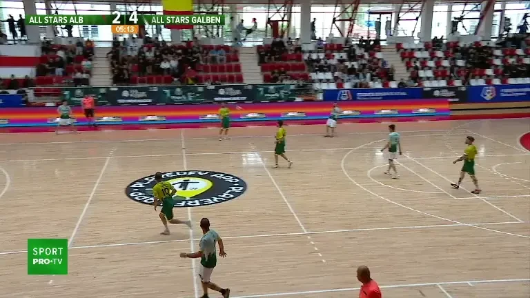 All Stars | Liga Liceelor Playerfy a avut parte de un demonstrativ pe cinste &icirc;n Sala Dinamo. Vedetele au intrat la joc!