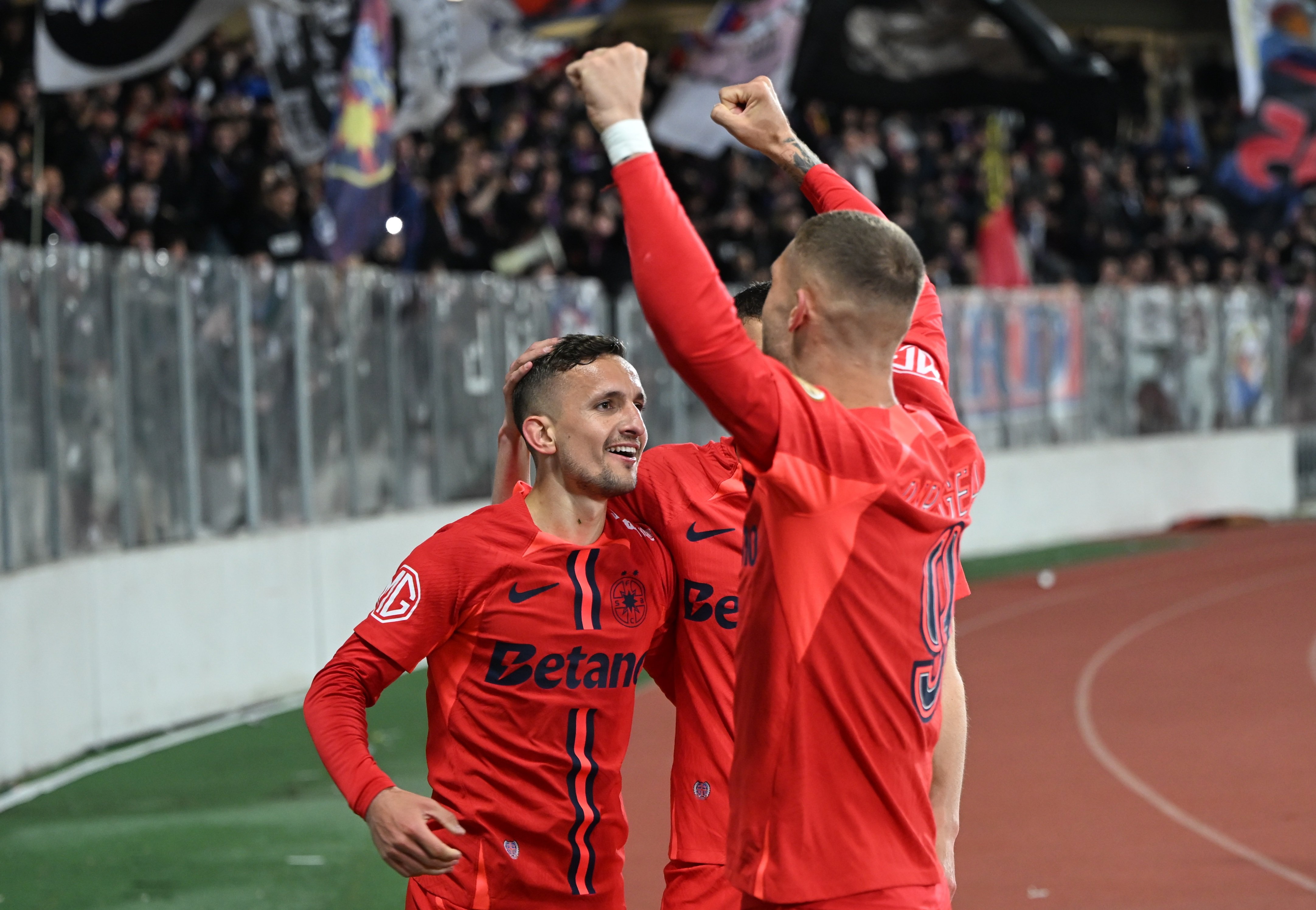 FCSB, m&acirc;nă de ajutor pentru Rapid: putem avea meci decisiv pentru Europa &icirc;n ultima etapă!