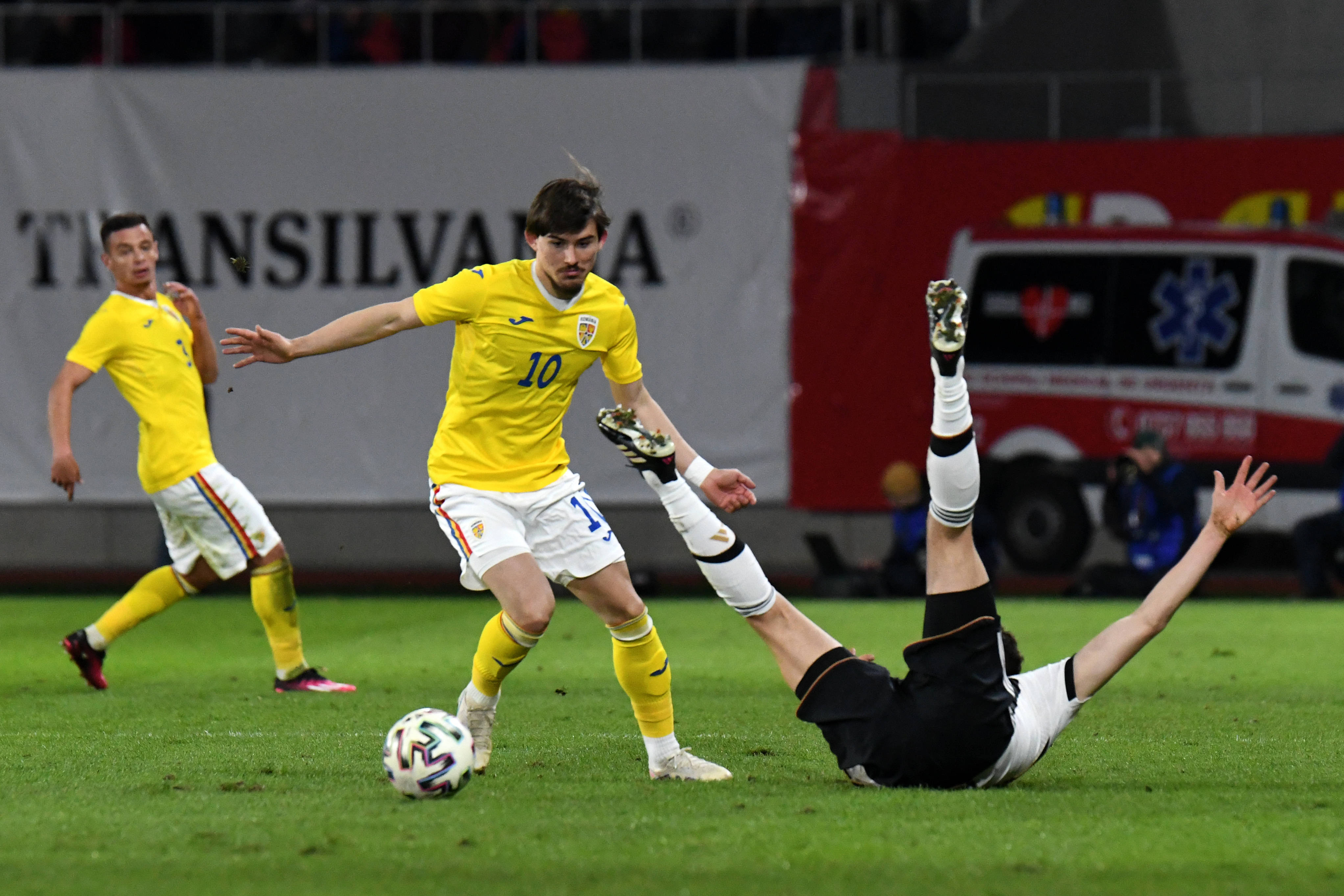 Fotbalistul rom&acirc;n aflat la două meciuri distanță de promovarea &icirc;n Ligue 1!