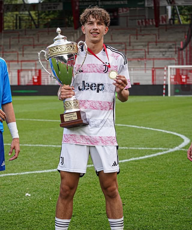 Plecat de la Juventus, fiul fostului atacant de la FCSB &icirc;ncă n-a debutat la noua echipă. Clubul n-a mai c&acirc;știgat de șase partide
