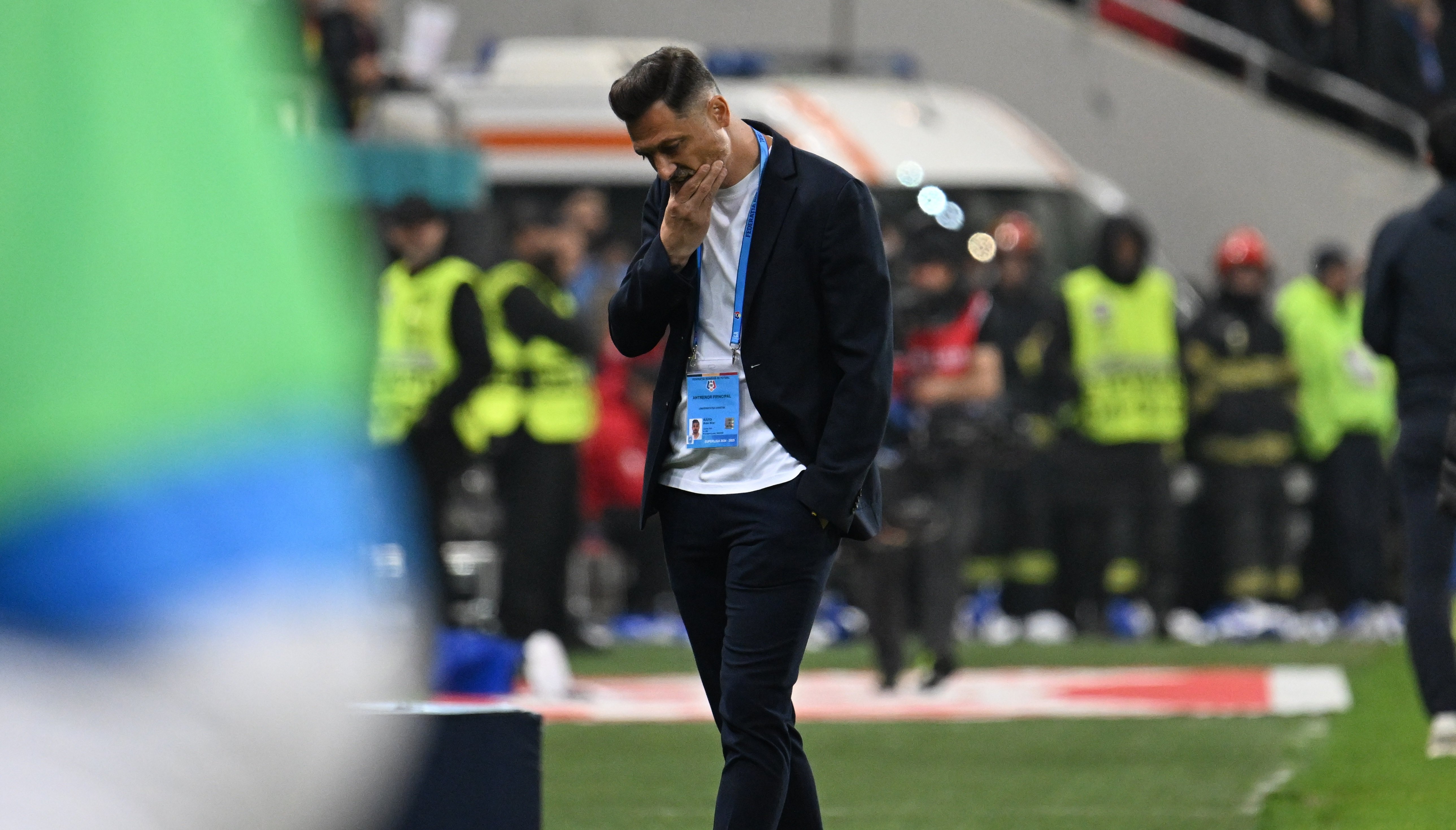 Acuzațiile lui Mirel Rădoi după ce Universitatea Craiova a pierdut &icirc;n fața lui FCSB pe Arena Națională: &rdquo;Este &icirc;mpinsă sus!&rdquo;