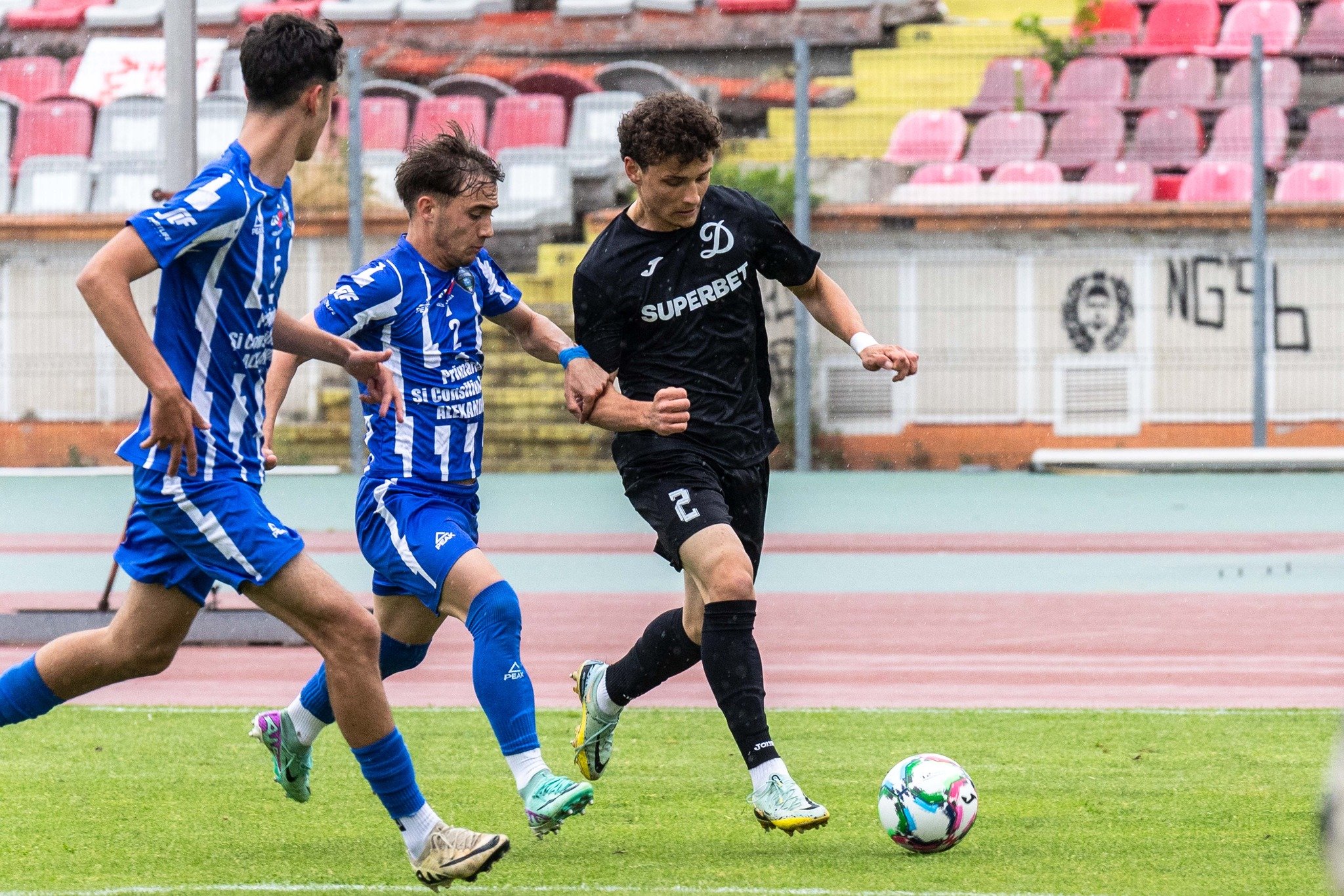 Meciurile de baraj pentru promovarea &icirc;n Liga 2 sunt azi! CS Dinamo și Poli Timișoara joacă, Gloria Bistrița și FC Bacău deja calificate