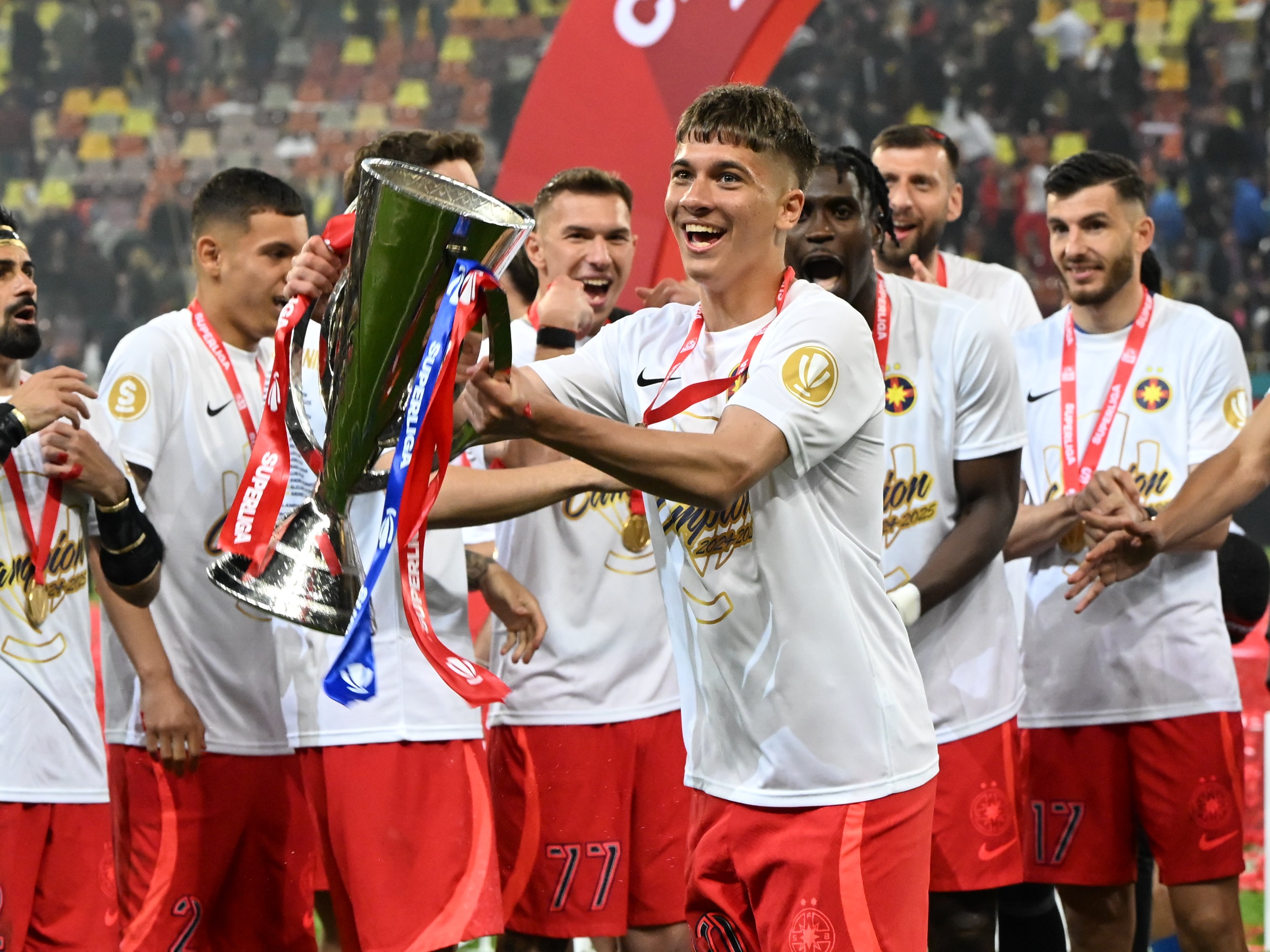 FCSB, cu grădinița la Cluj! Trei jucători U21 &icirc;n primul 11 + Zima, titular &icirc;n premieră