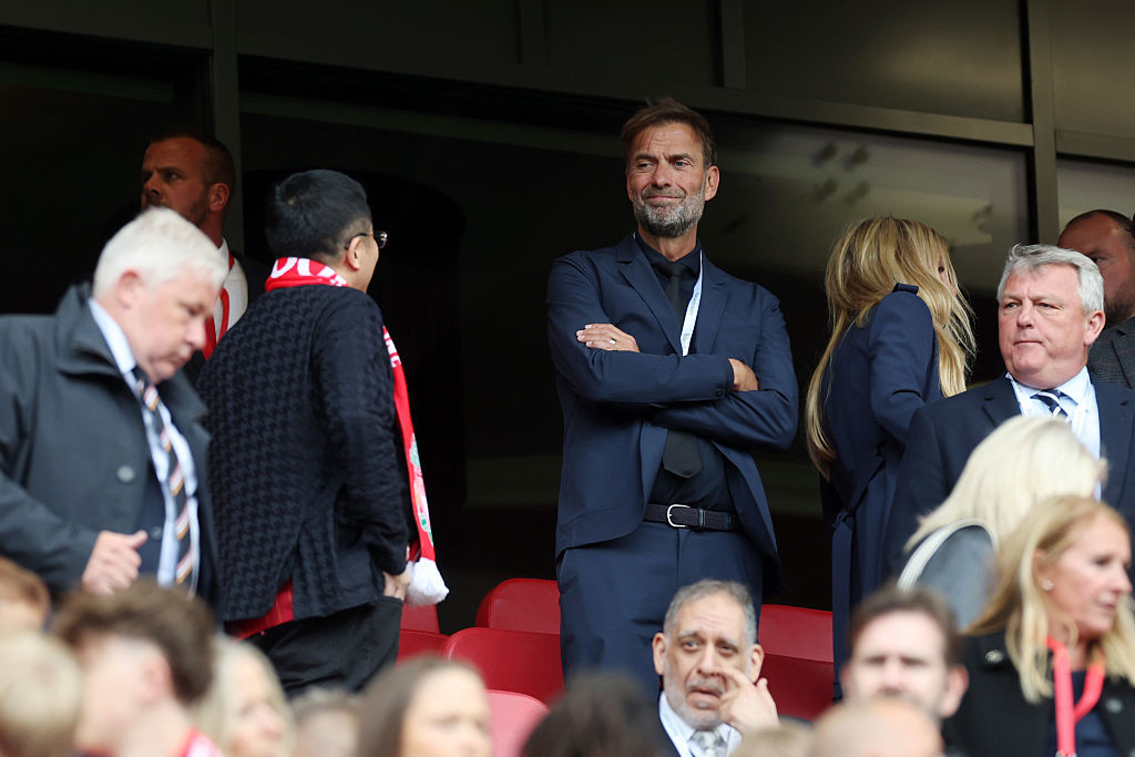 Arne Slot nu l-a uitat pe Jurgen Klopp! Gestul tehnicianului de la Liverpool de la festivitatea de decernare a titlului &icirc;n Premier League