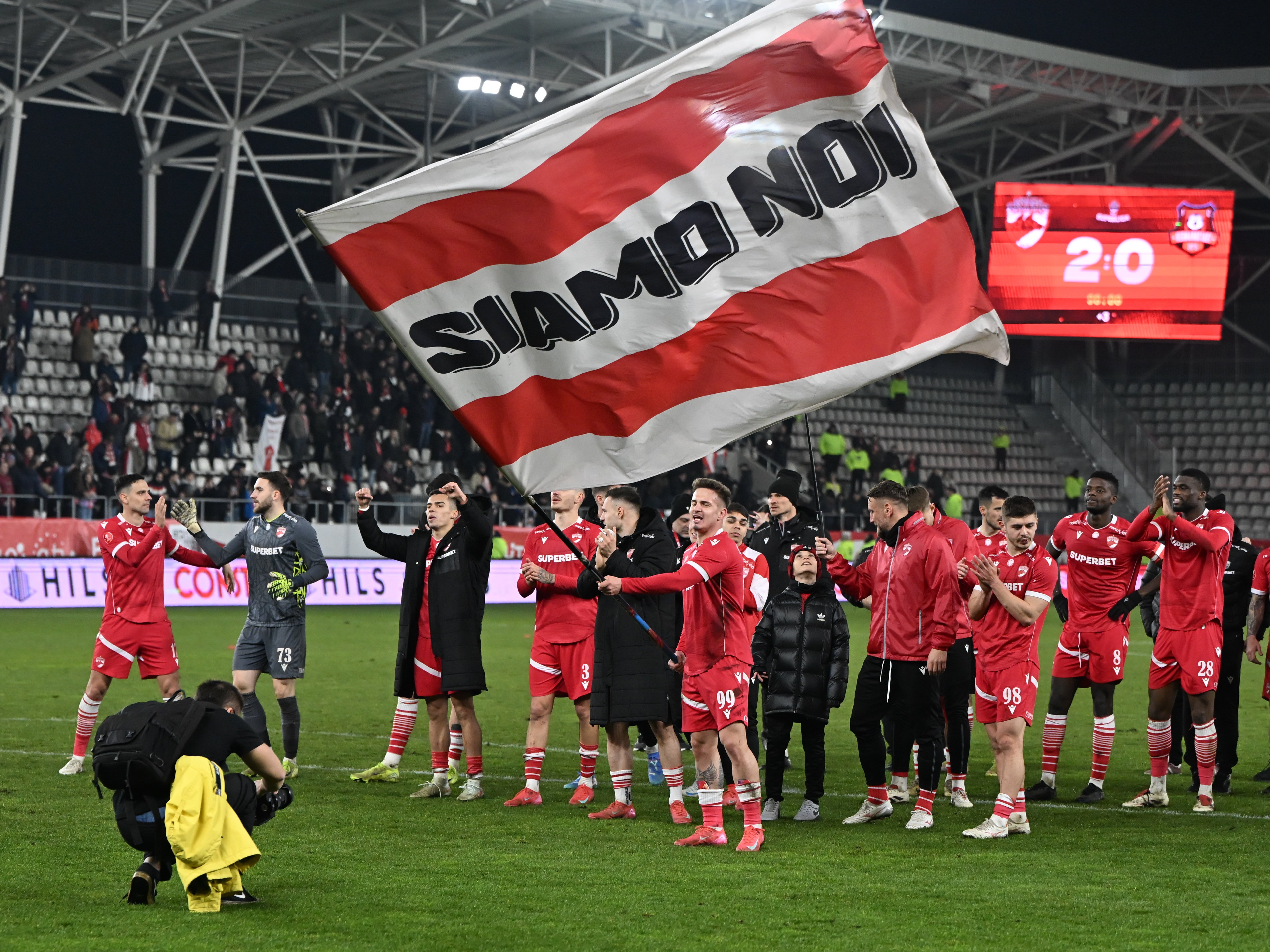 Curățenie de vară la Dinamo! Pleacă după doar șapte luni: Odată c&acirc;ine roșu, pentru totdeauna c&acirc;ine roșu