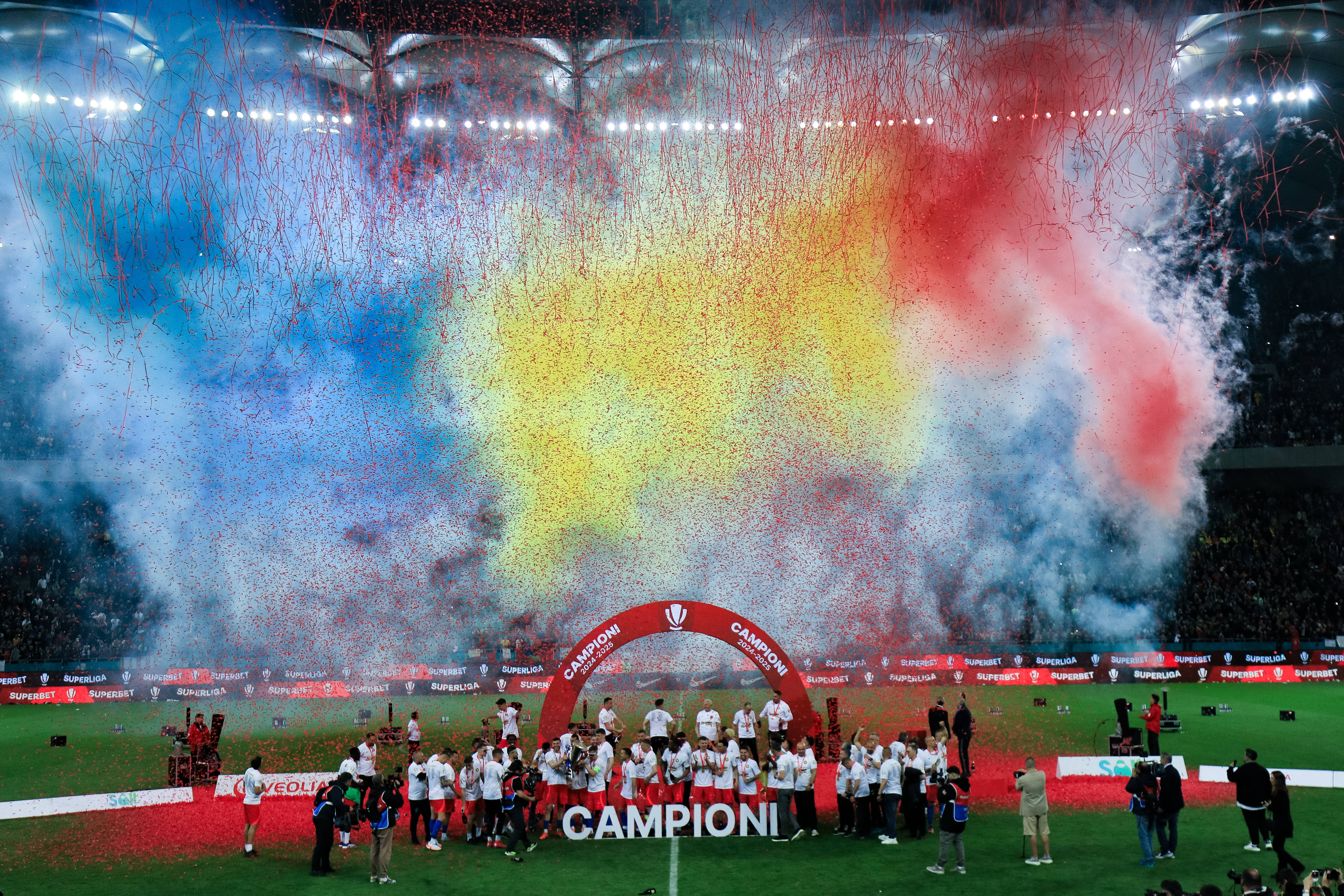 LPF a anunțat echipa sezonului 2024-2025! FCSB a dat șase jucători + cine este antrenorul anului