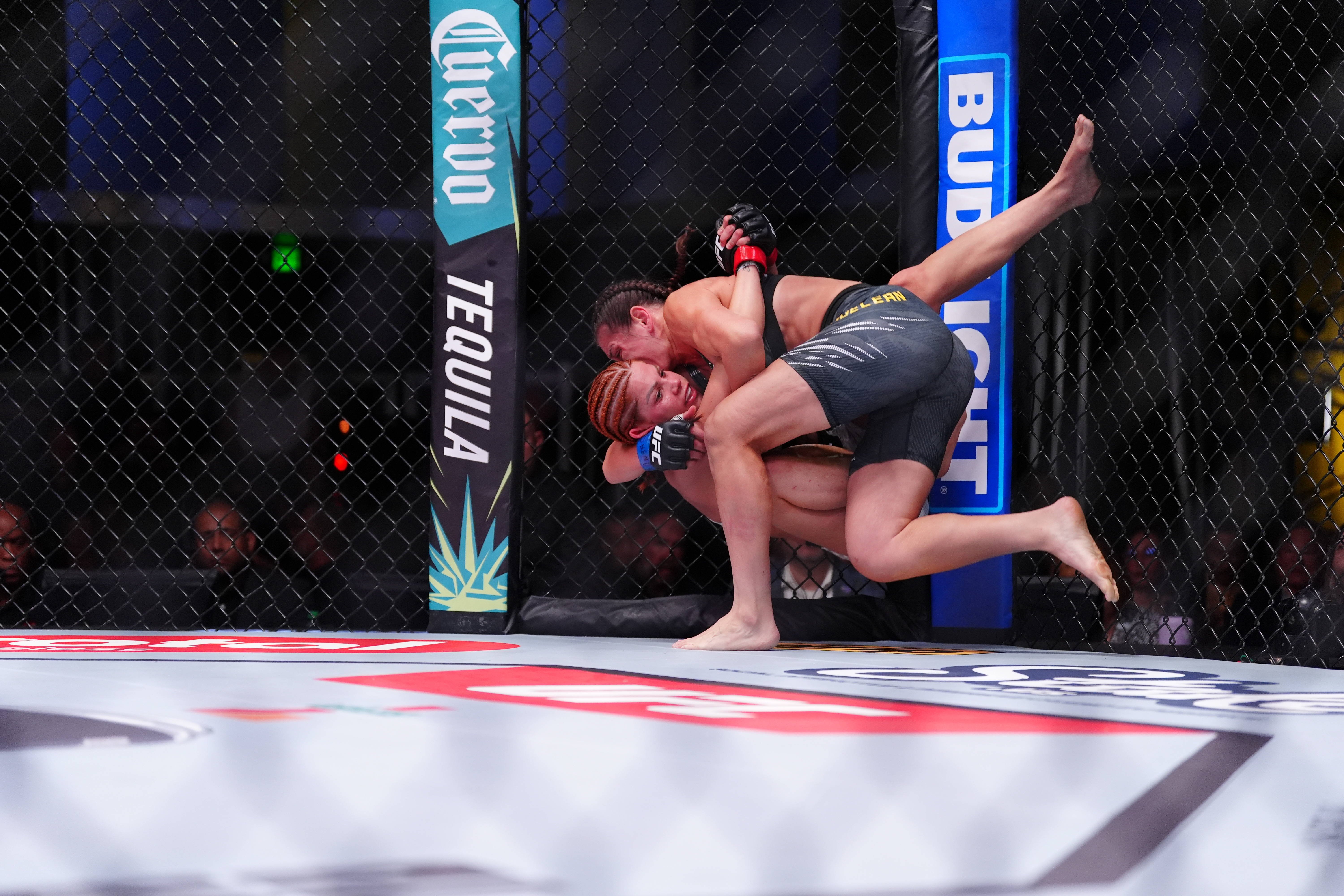 Alice Ardelean a c&acirc;știgat primul meci &icirc;n UFC. Ce bonus a luat