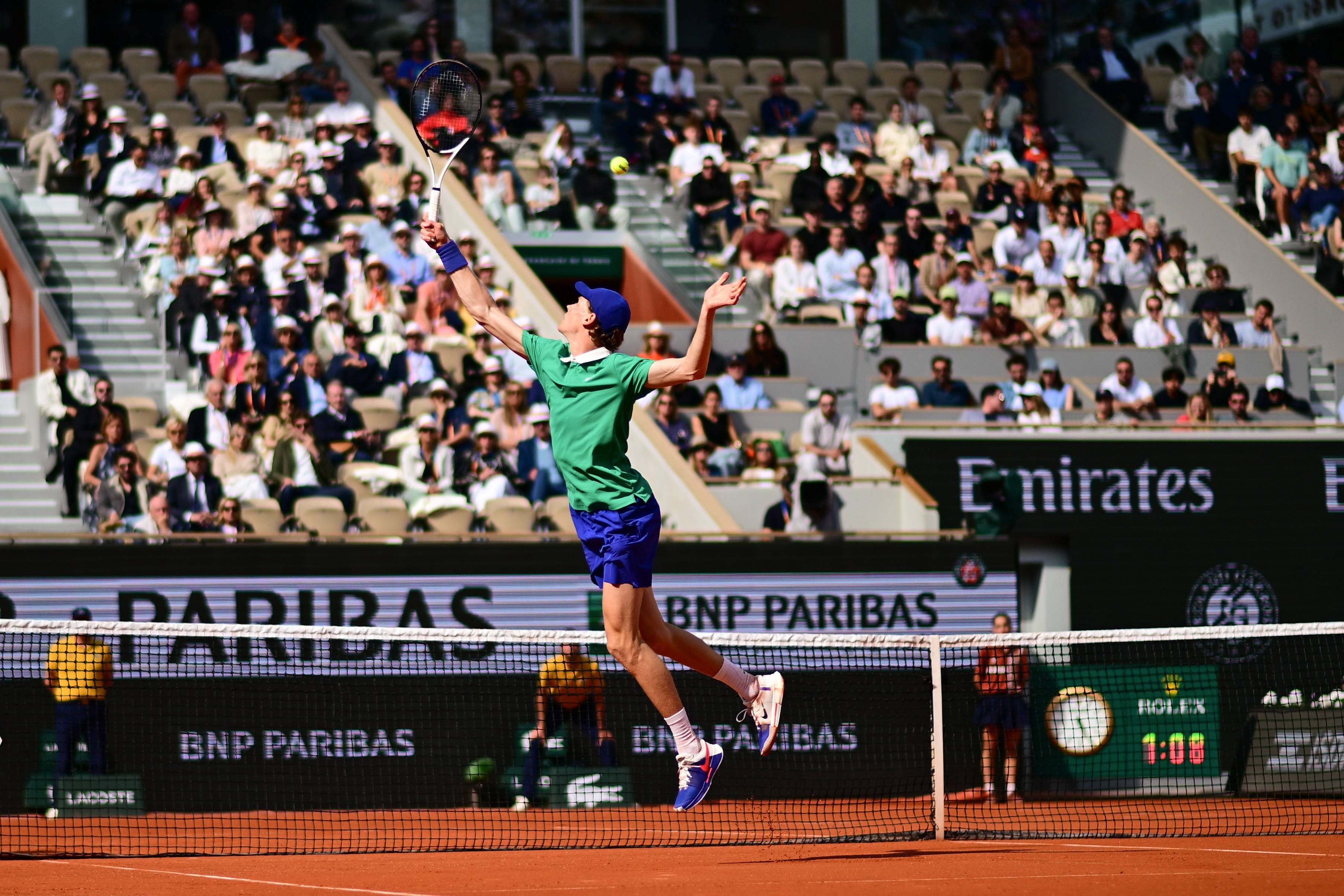 Ce a făcut Jannik Sinner &icirc;n meciul cu &bdquo;revelația&rdquo; Bublik, &icirc;n sferturile Roland Garros 2025. Avem semifinalele din turneul masculin
