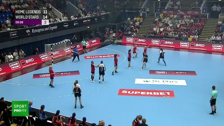 Gala Neagu | Arbitrul aruncă la poartă! (Pro TV VOYO)