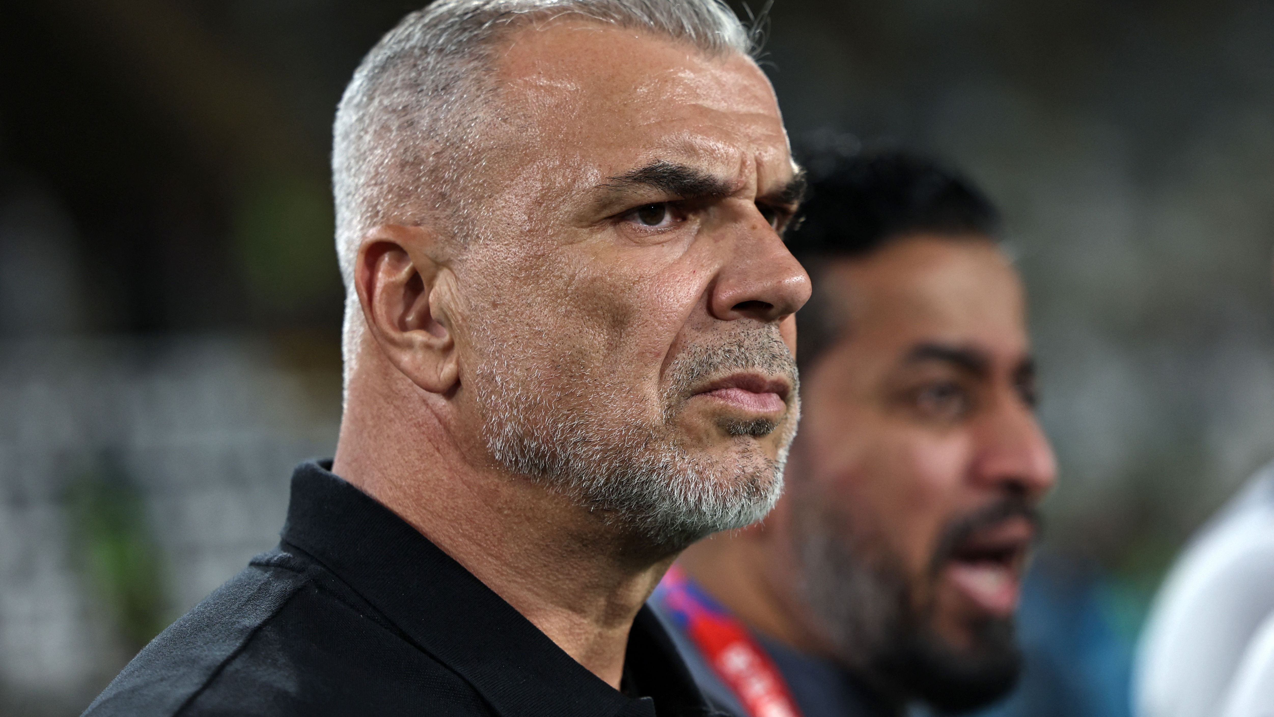 Olăroiu are &bdquo;insomnii&ldquo;: ce &icirc;l frăm&acirc;ntă pe cel mai bine plătit om din sportul rom&acirc;nesc