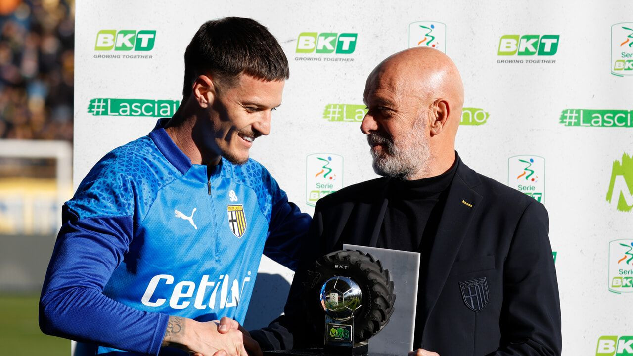 A venit și anunțul Parmei! A plecat și e gata să semneze cu Rapid